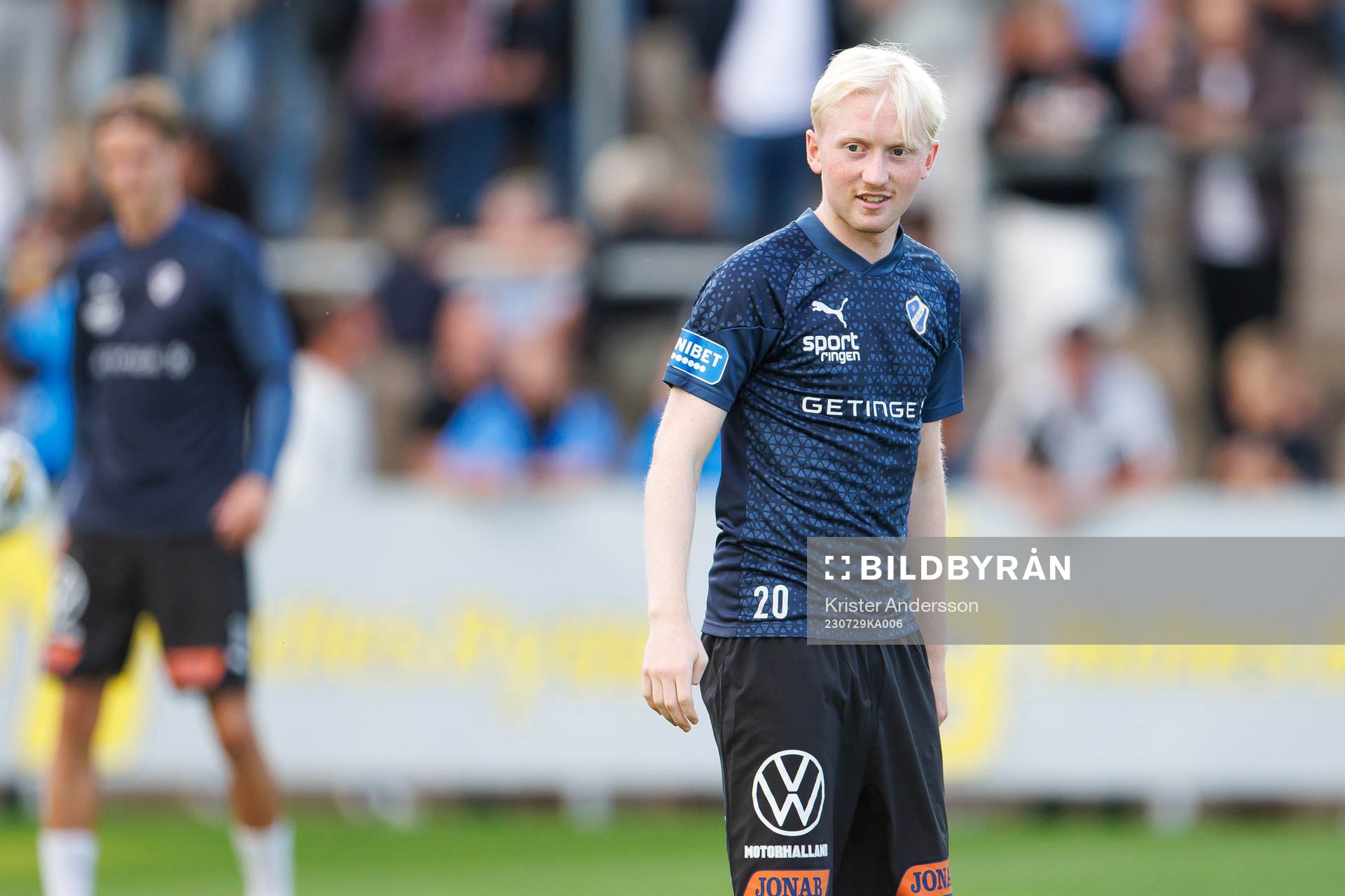 Halmstads Pontus Carlsson inför fotbollsmatchen i Allsvenskan mellan Halmstad och Varberg den 29 juli 2023 i Halmstad. 