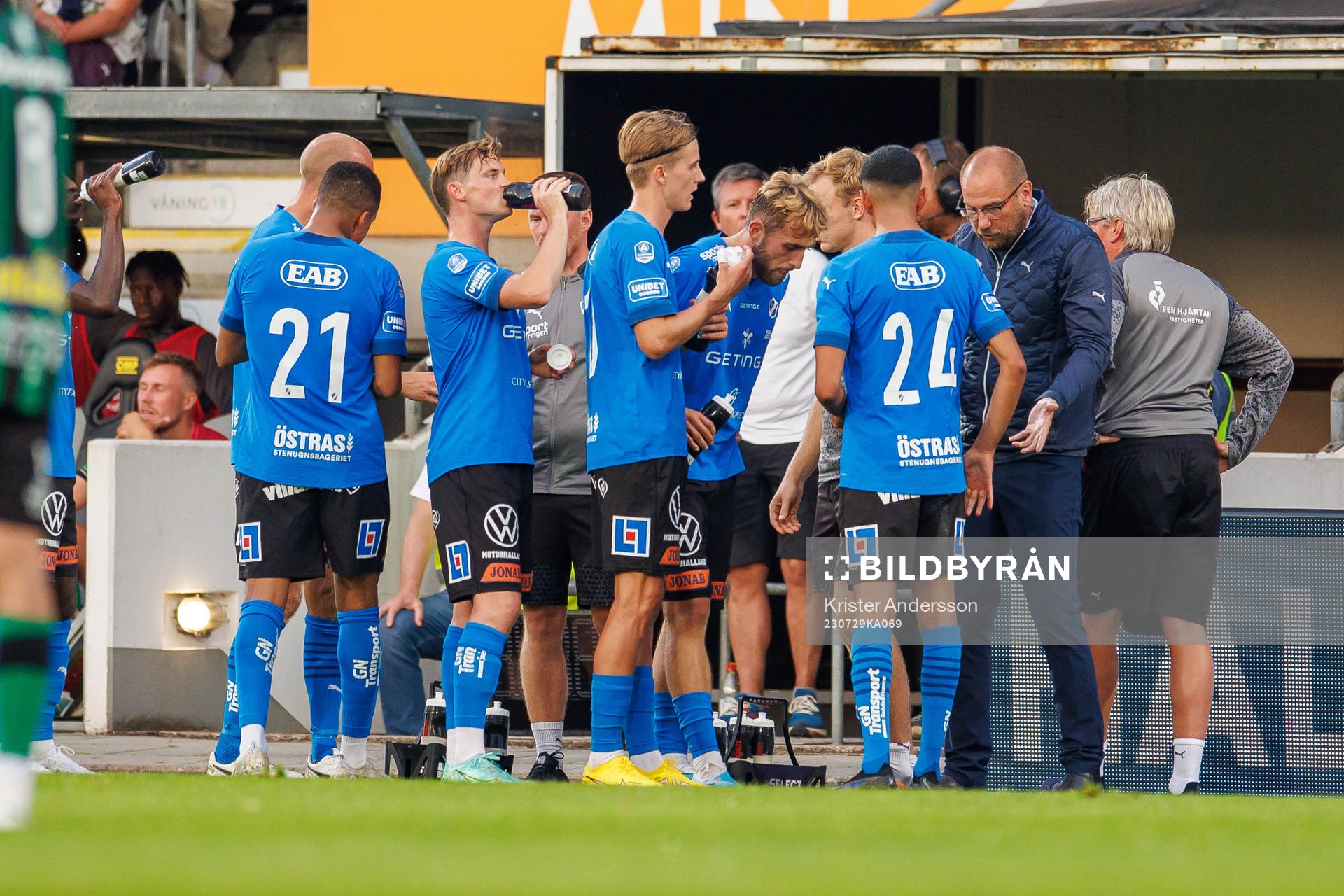 Halmstads spelare vid en paus