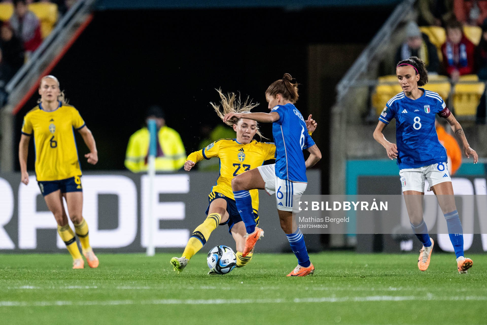 Elin Rubensson of Sweden and Manuela Giugliano of Italy