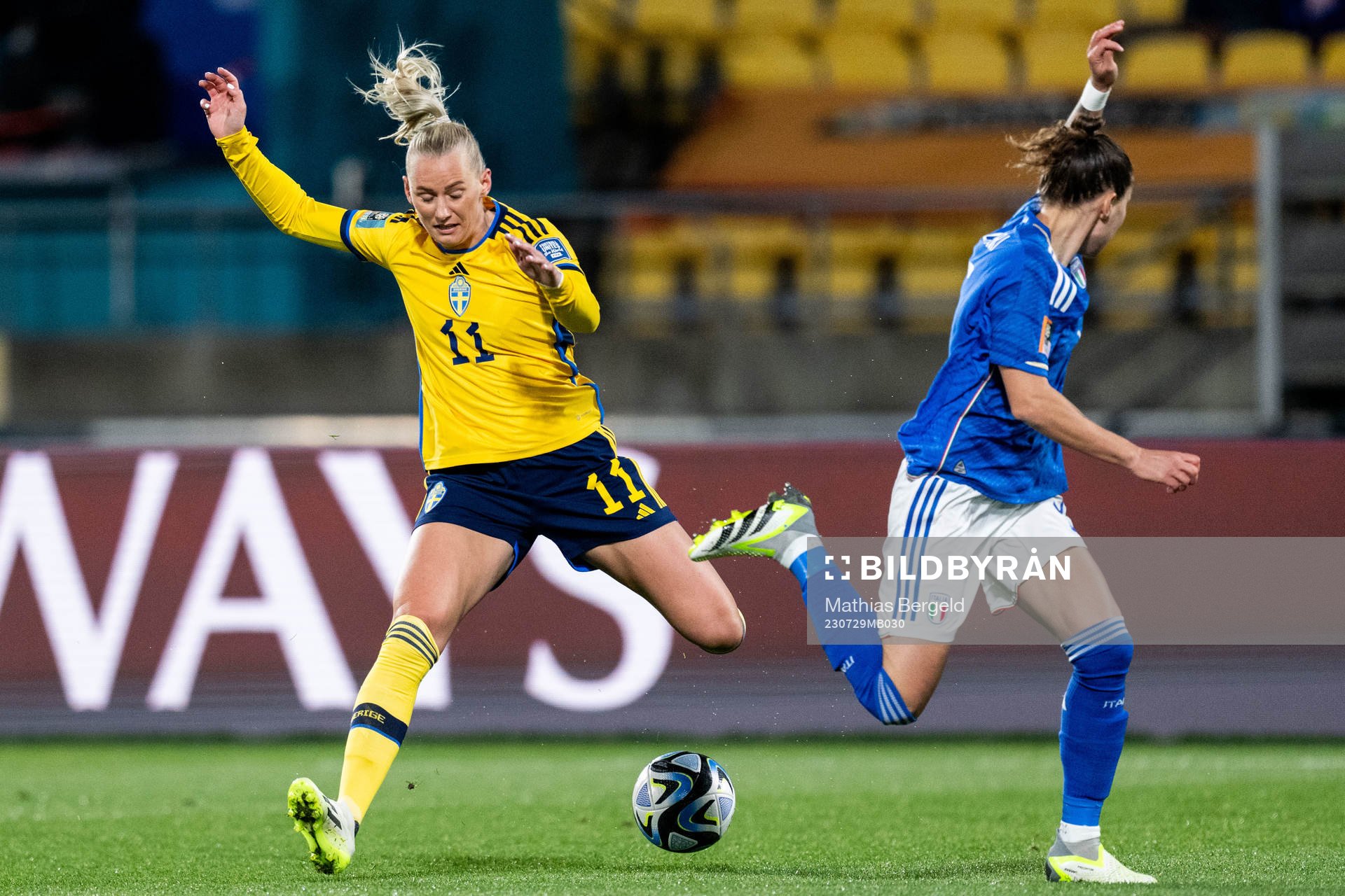 Stina Blackstenius of Sweden and Elena Linari of Italy