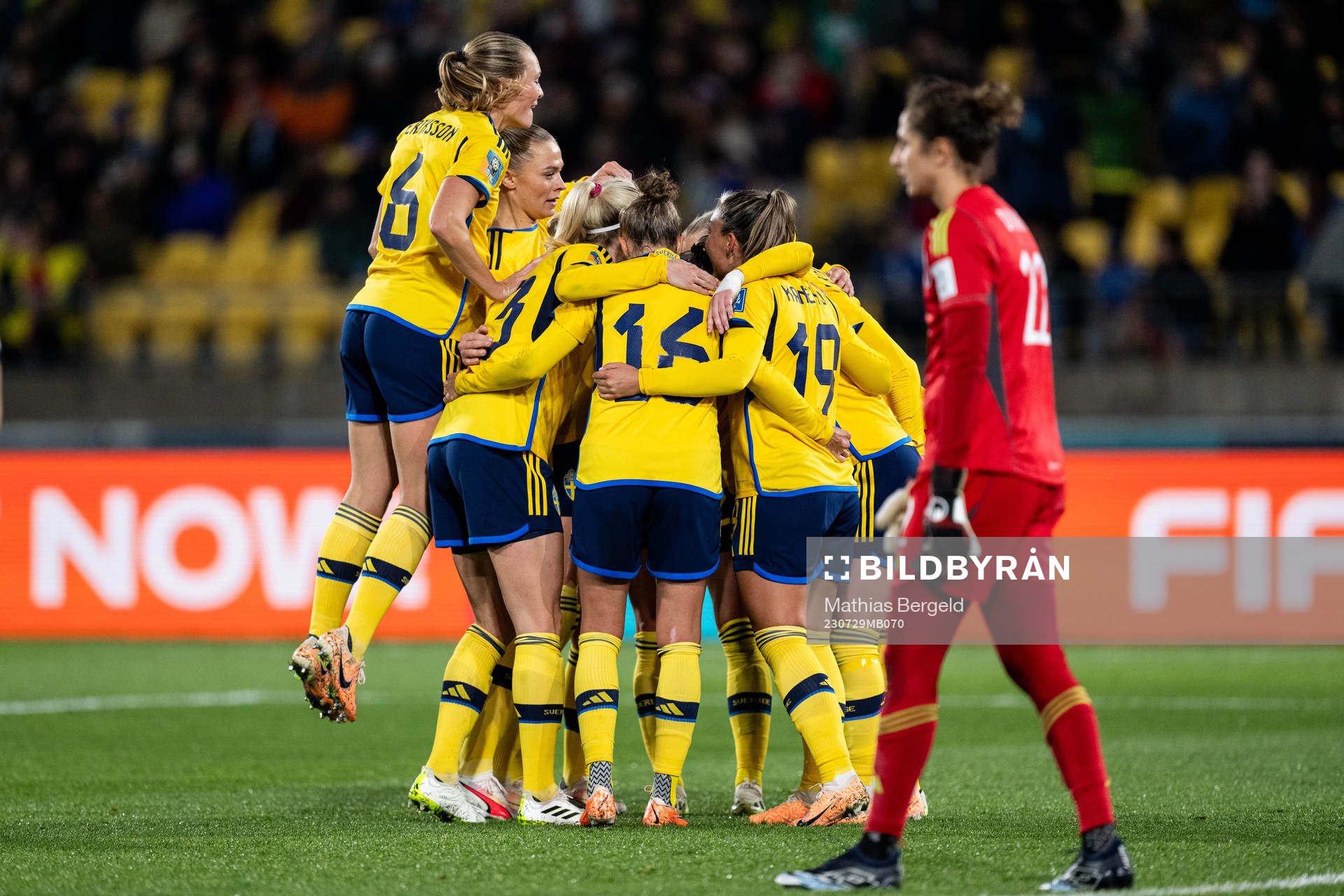 Stina Blackstenius of Sweden celebrate with team mates