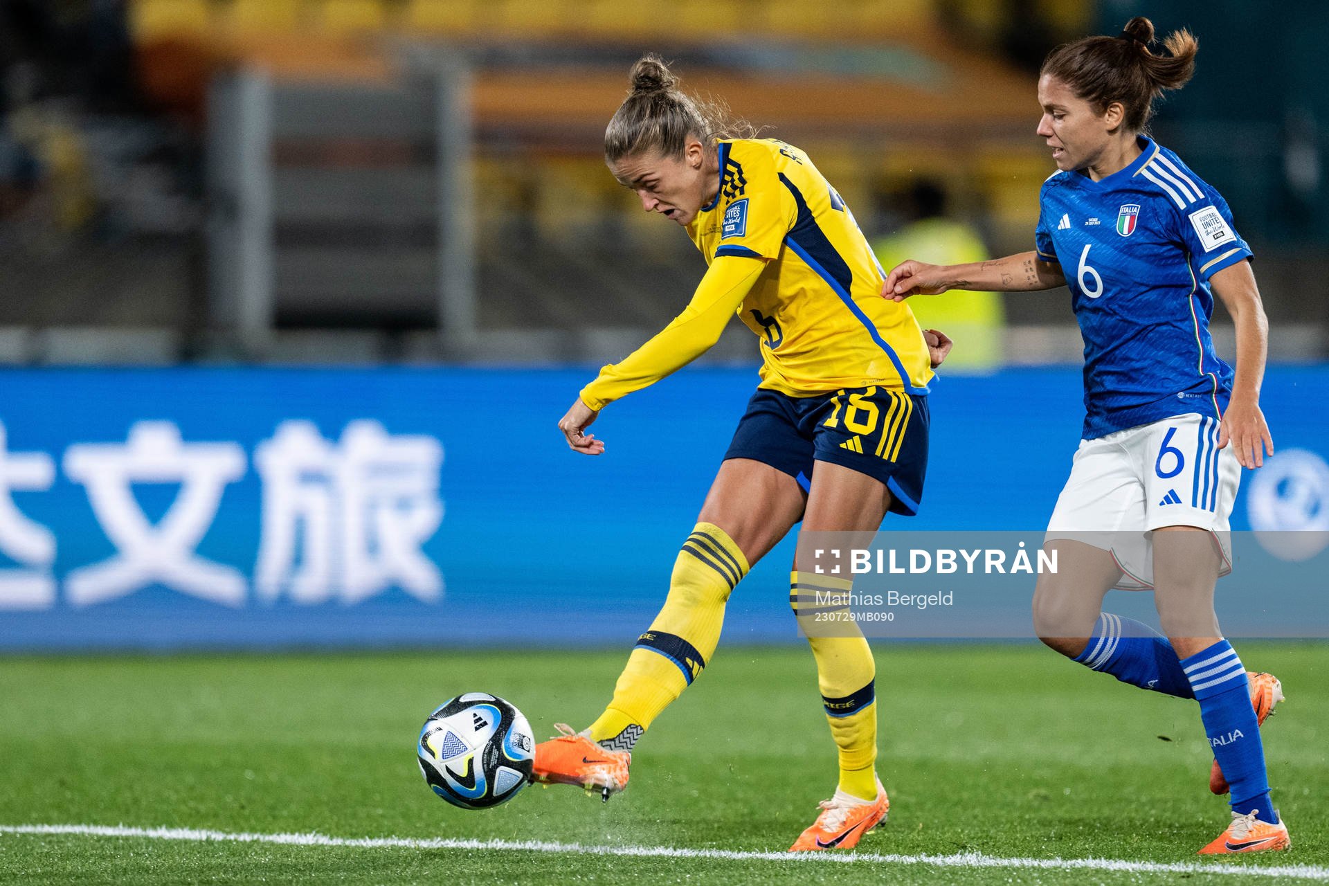 Filippa Angeldahl of Sweden and Manuela Giugliano of Italy
