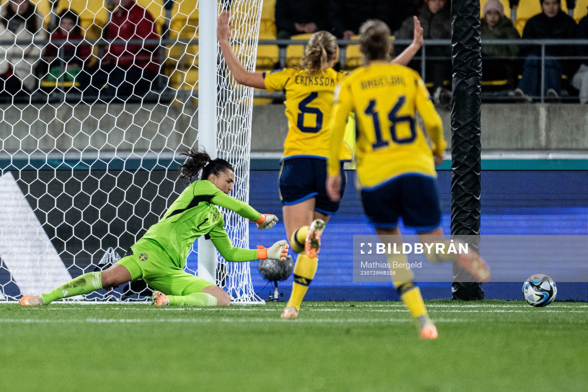 Goalkeeper Zecira Musovic of Sweden