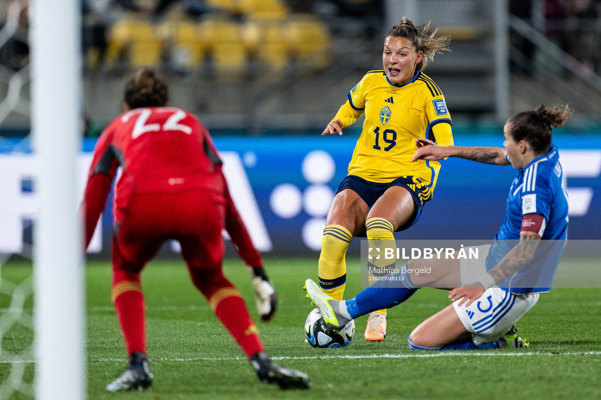 Johanna Rytting Kaneryd of Sweden and Elena Linari of Italy