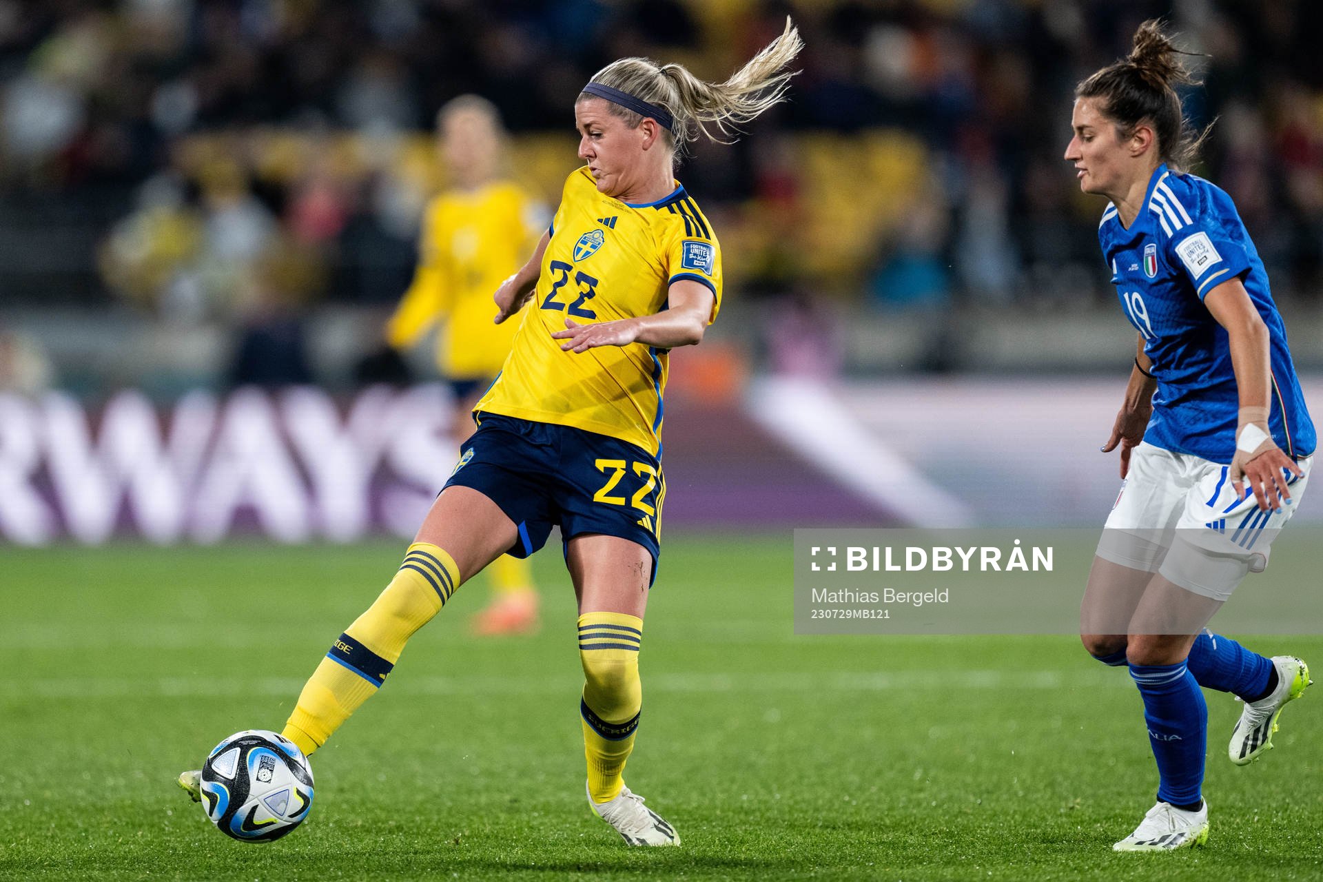 Olivia Schough of Sweden and Lisa Boattin of Italy during the FIFA Women's World Cup football match between Sweden and Italy on July 29, 2023 in Wellington.