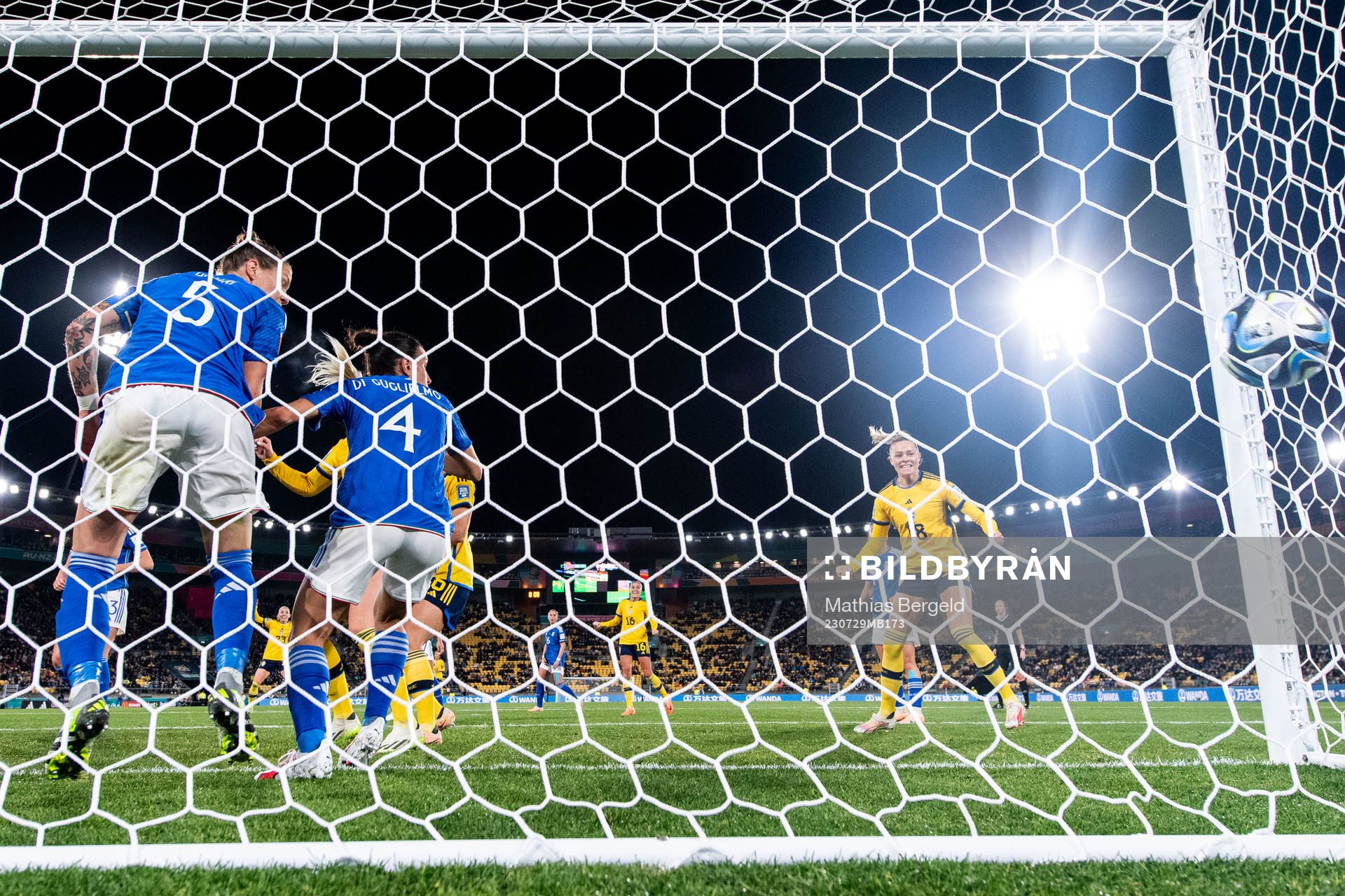 Elena Linari and Lucia Giuglielmo of Italy see Amanda