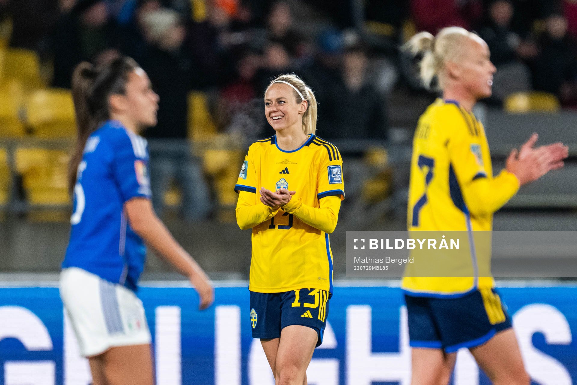 Elena Linari of Italy looks dejected while Amanda Ilestedt