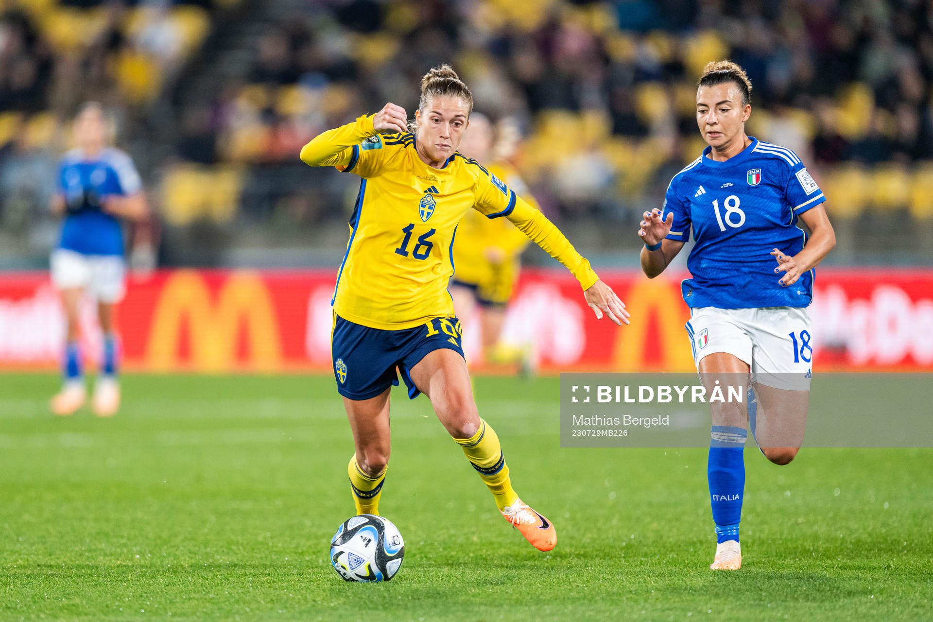Filippa Angeldahl of Sweden and Arianna Caruso of Italy