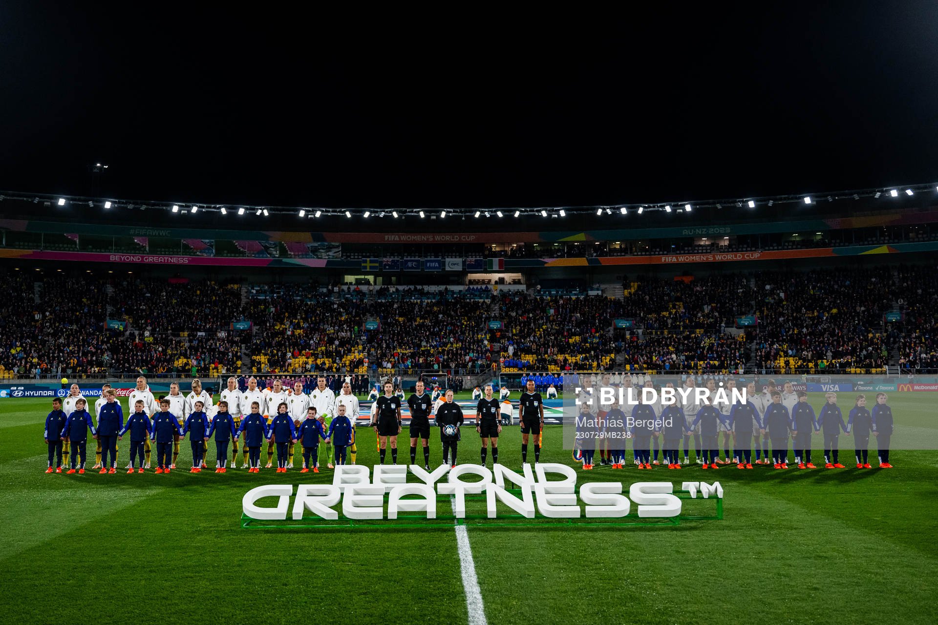 Players of Sweden and of Italy