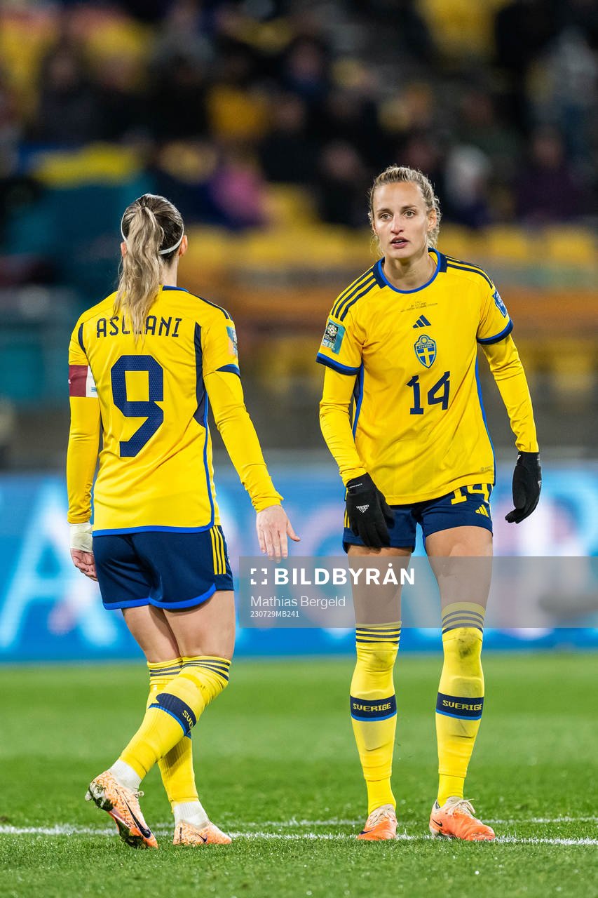 Kosovare Asllani and Nathalie Björn of Sweden