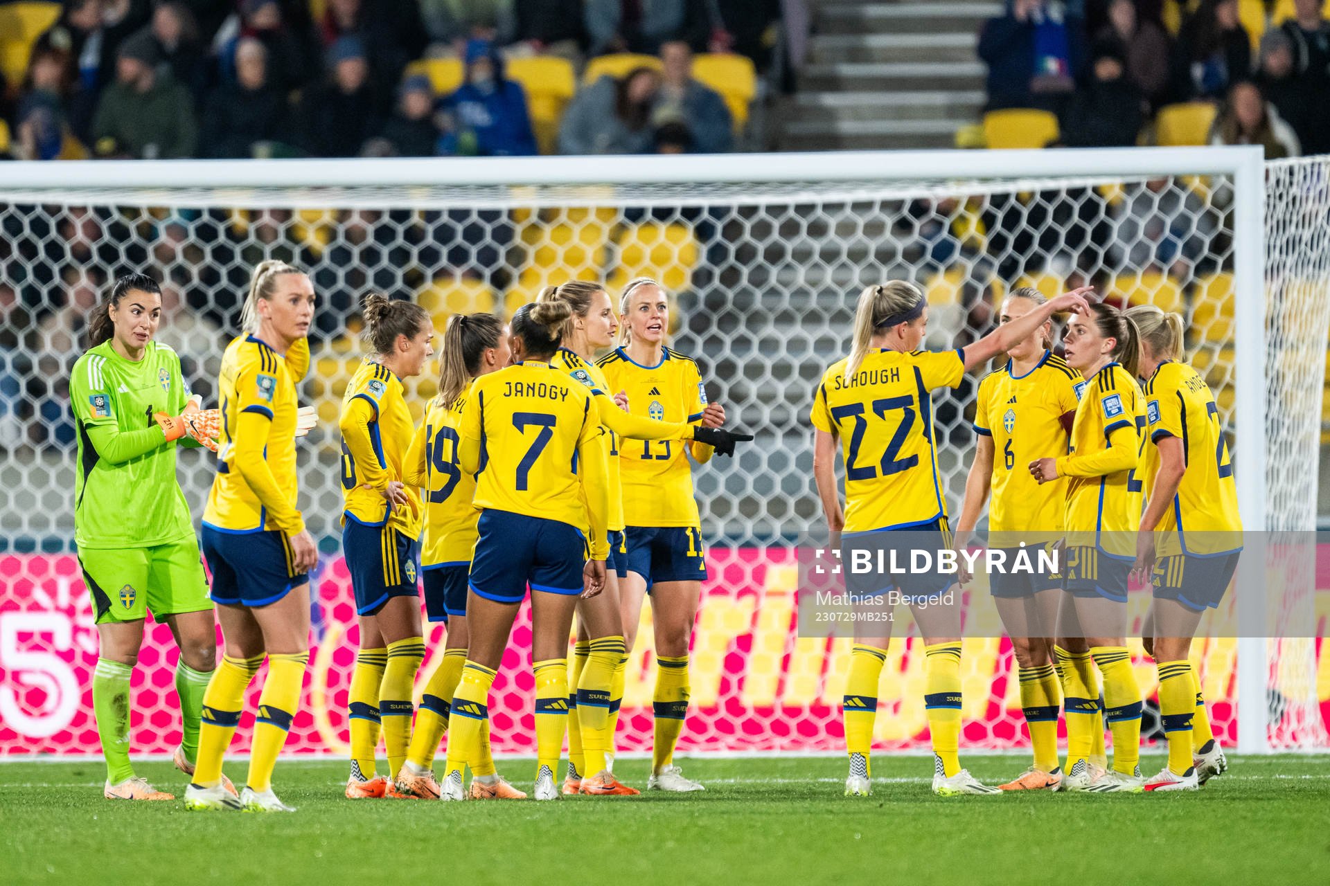 Goalkeeper Zecira Musovic, Stina Blackstenius, Filippa
