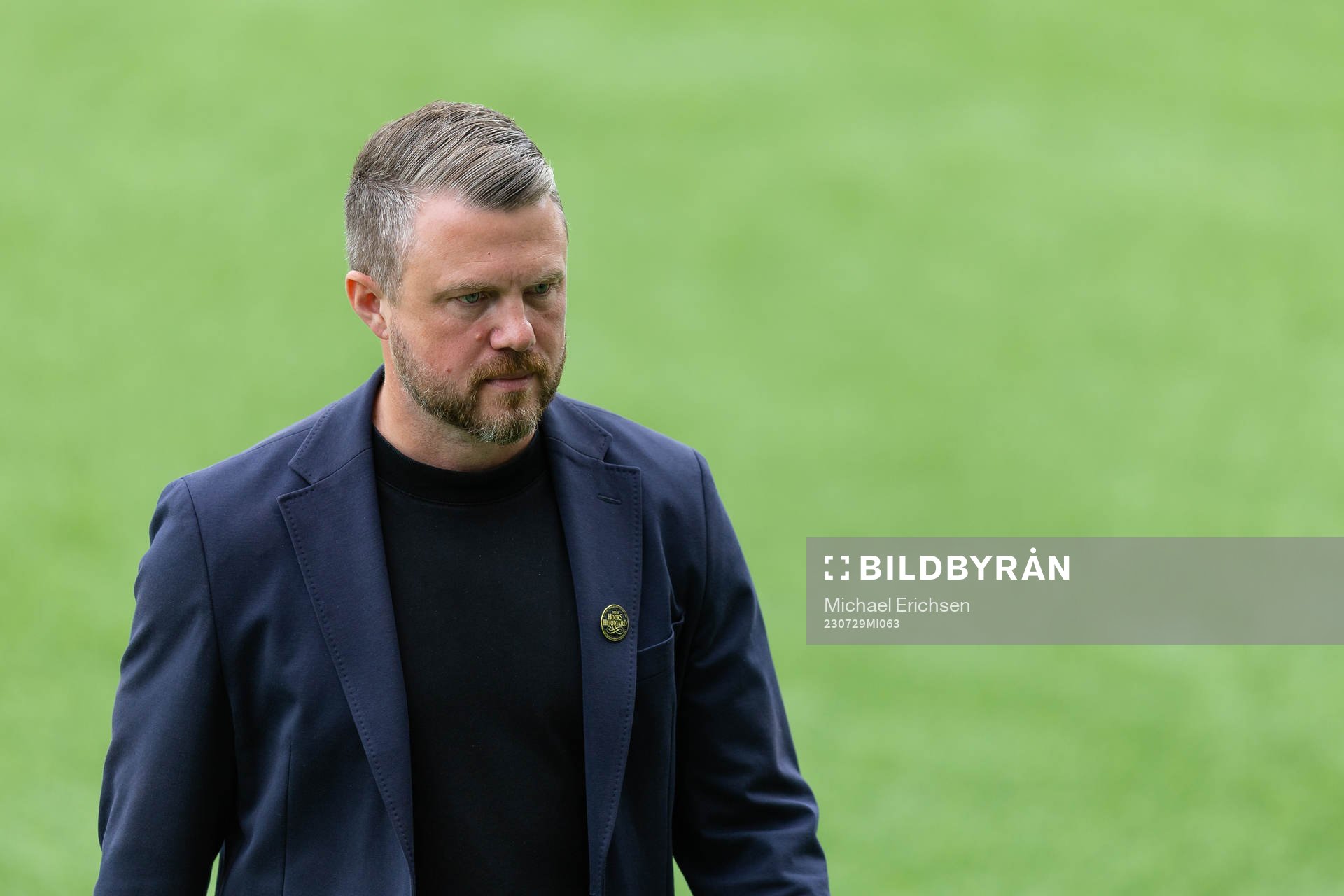 Elfsborgs manager Jimmy Thelin deppar