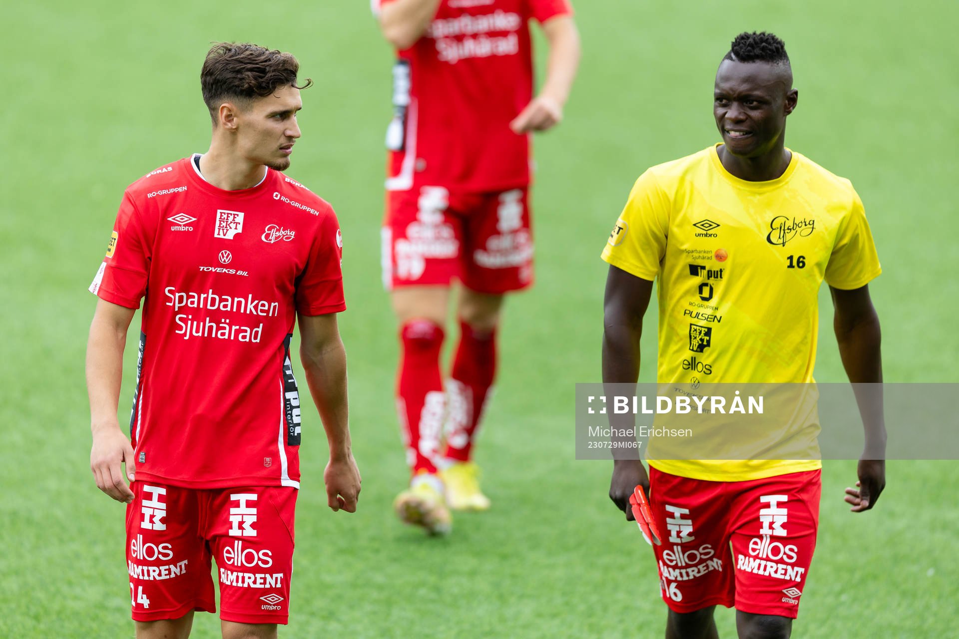 Elfsborgs Camil Jebara och Timothy Noor Ouma  deppar
