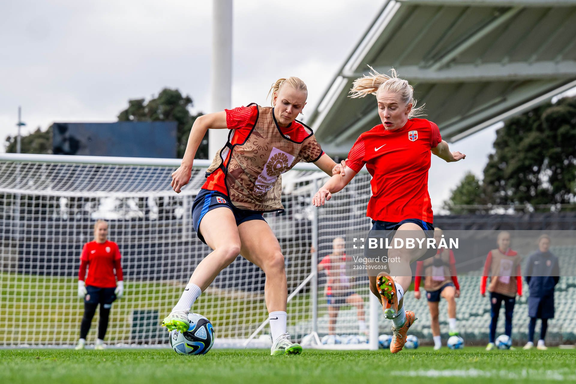 Karina Sævik and Thea Bjelde of the Norwegian women’s