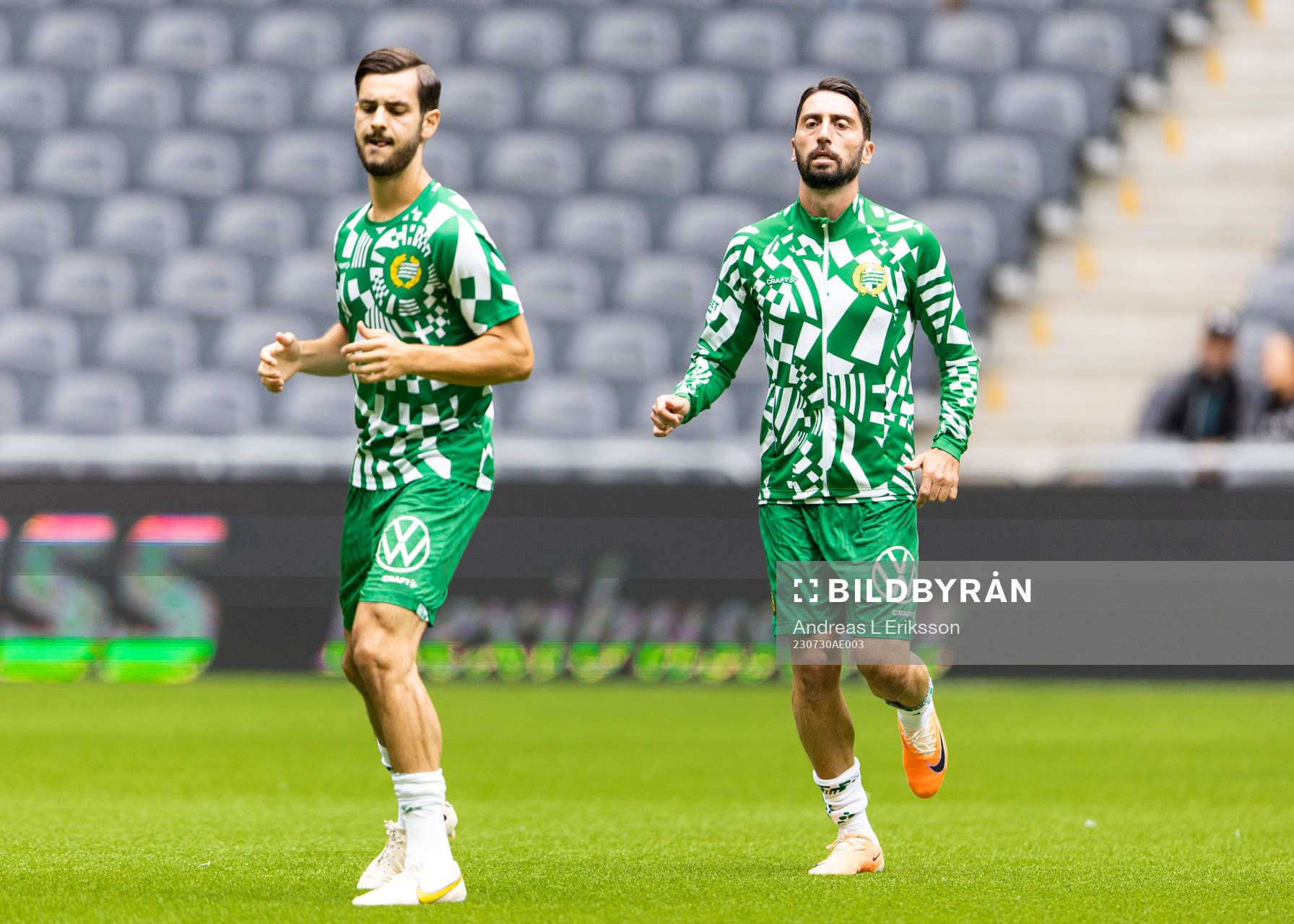 Hammarbys Adi Nalic och Nahir Besara värmer upp