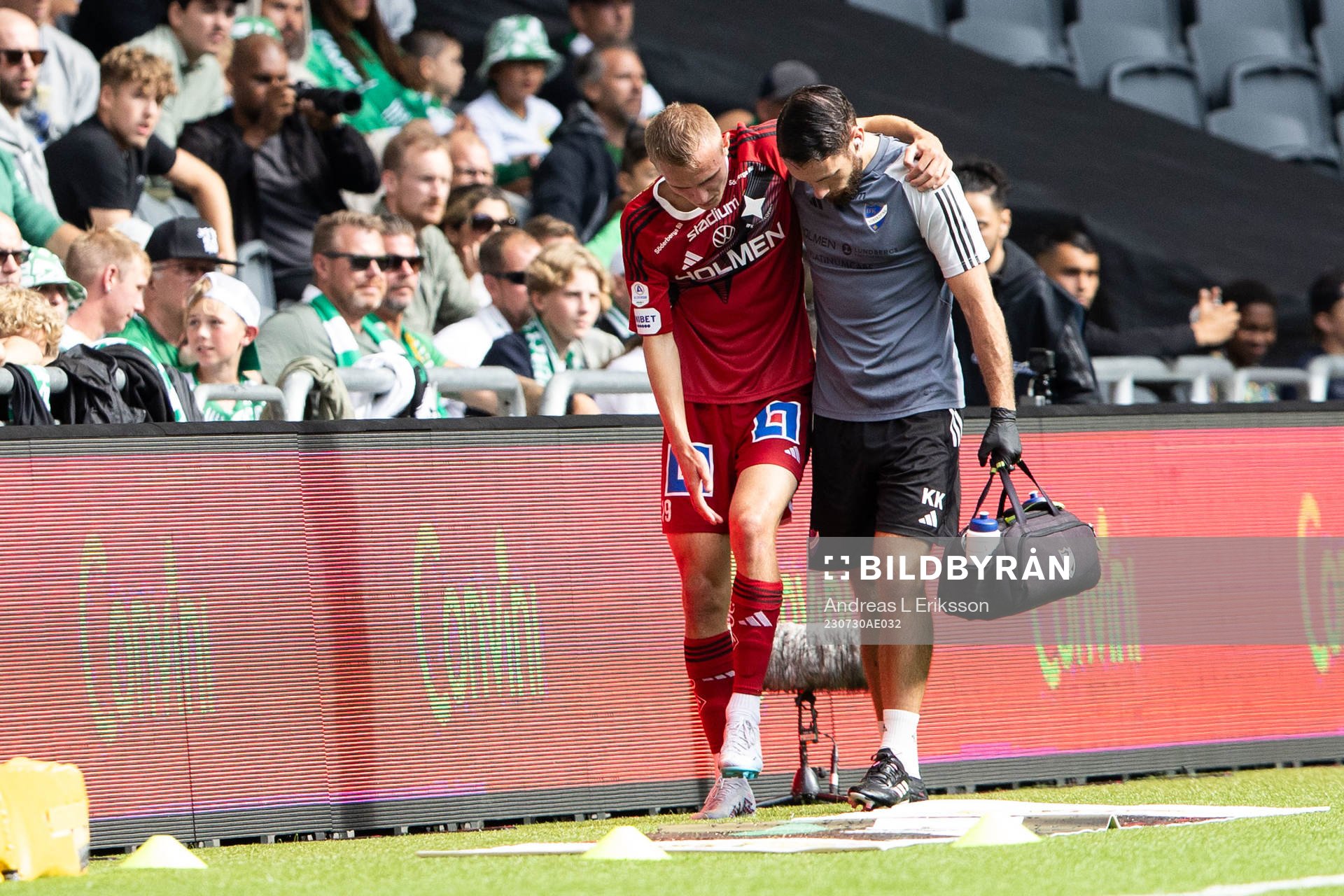 IFK Norrköpings Victor Stange Lind har ont