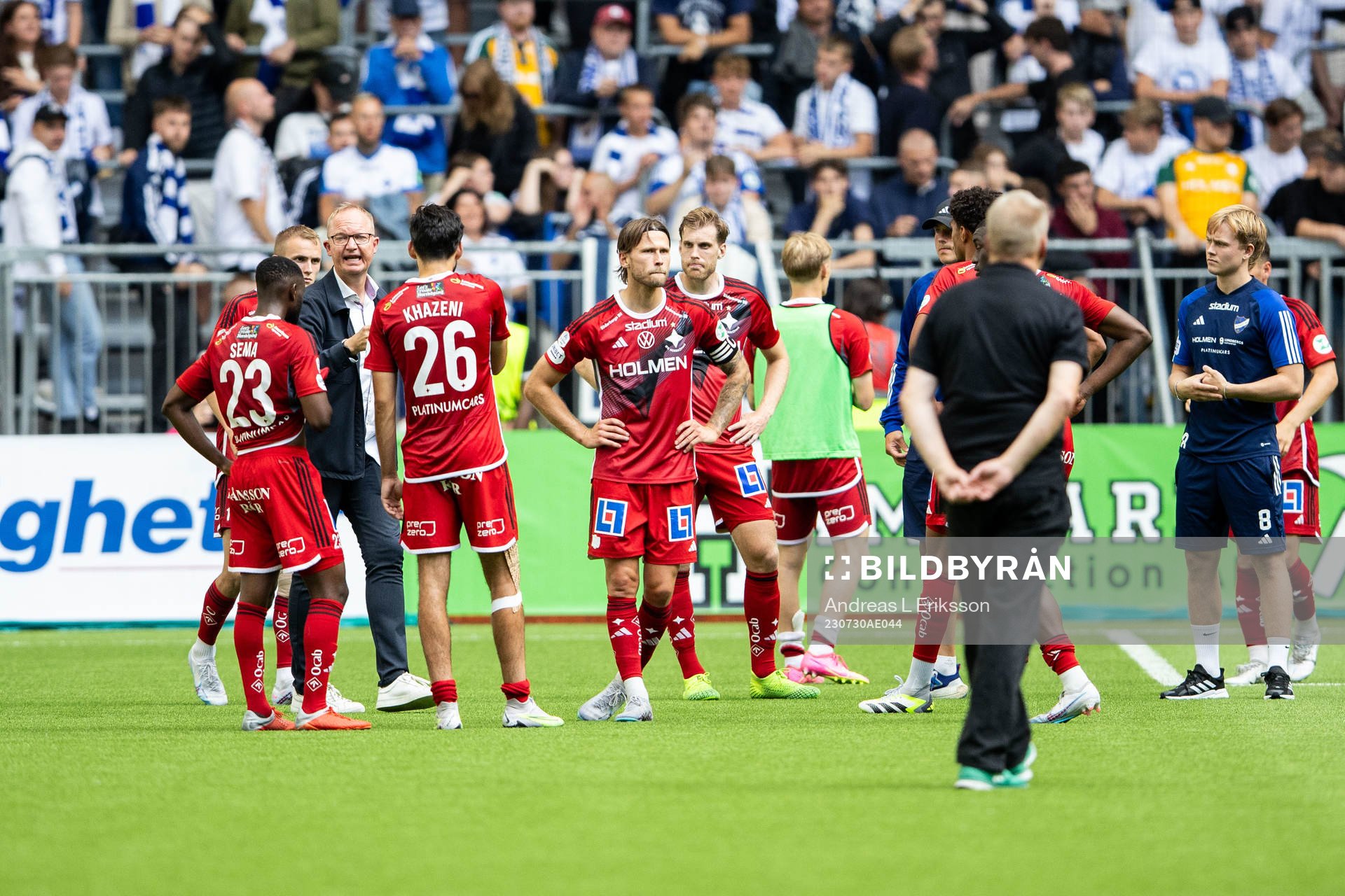 IFK Norrköpings Arnor Traustason deppar med lagkamrater