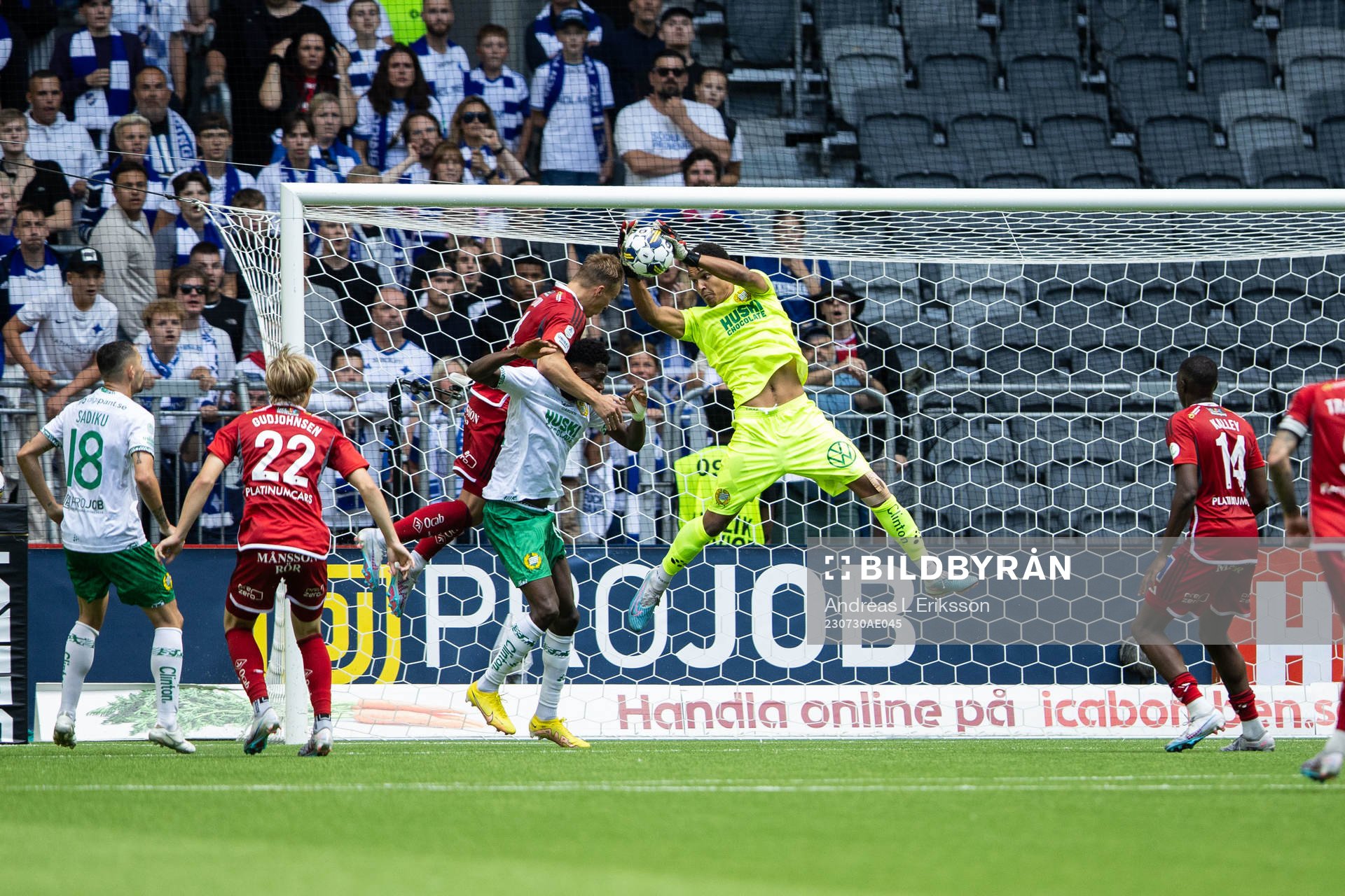 Hammarbys målvakt Oliver Dovin
