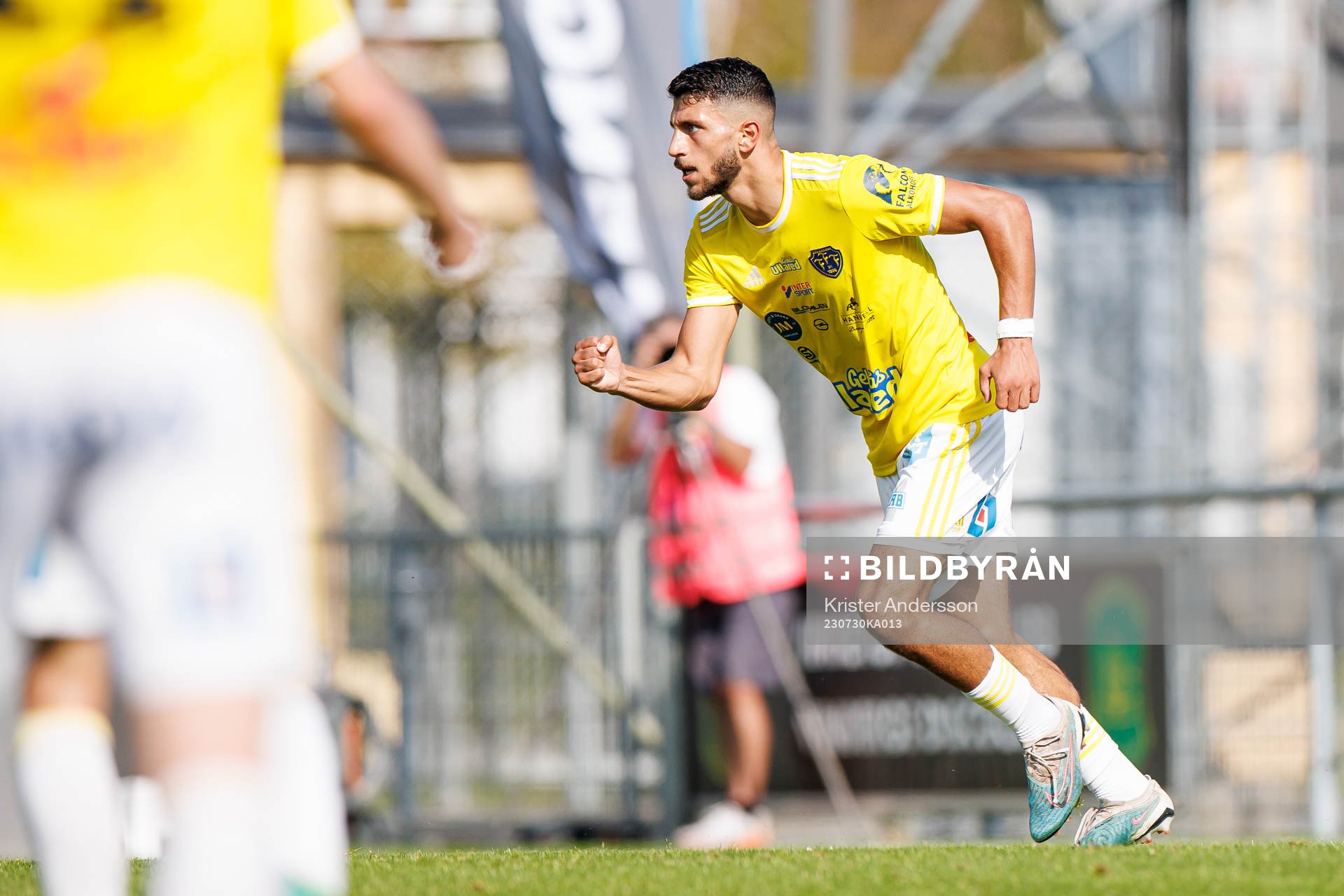 Falkenbergs Leonardo Farah Shahin jublar efter 1-1 under fotbollsmatchen i Ettan södra mellan Falkenberg och Ariana den 30 juli 2023 i Falkenberg.