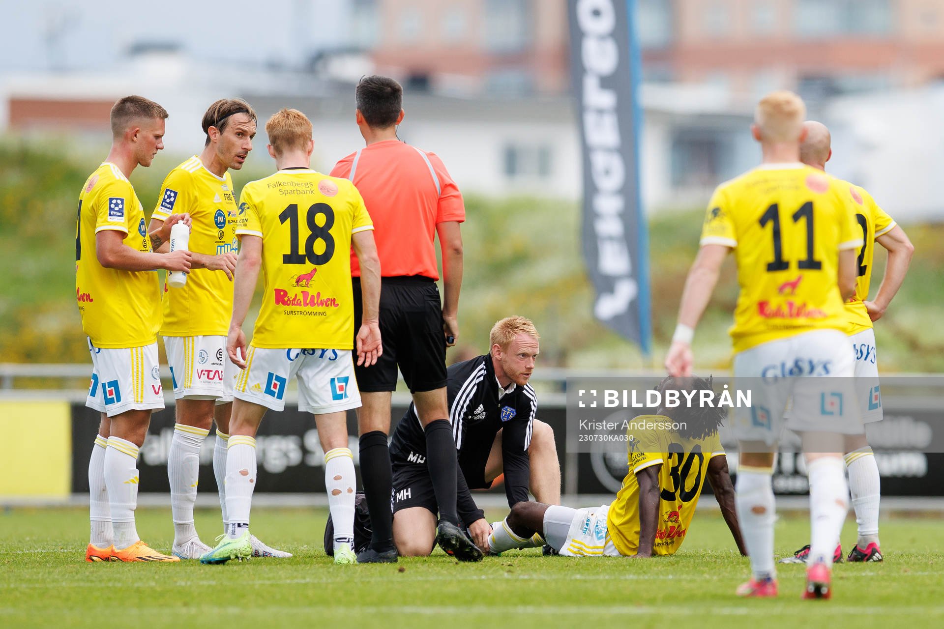Falkenbergs Godwin Aguda har ont