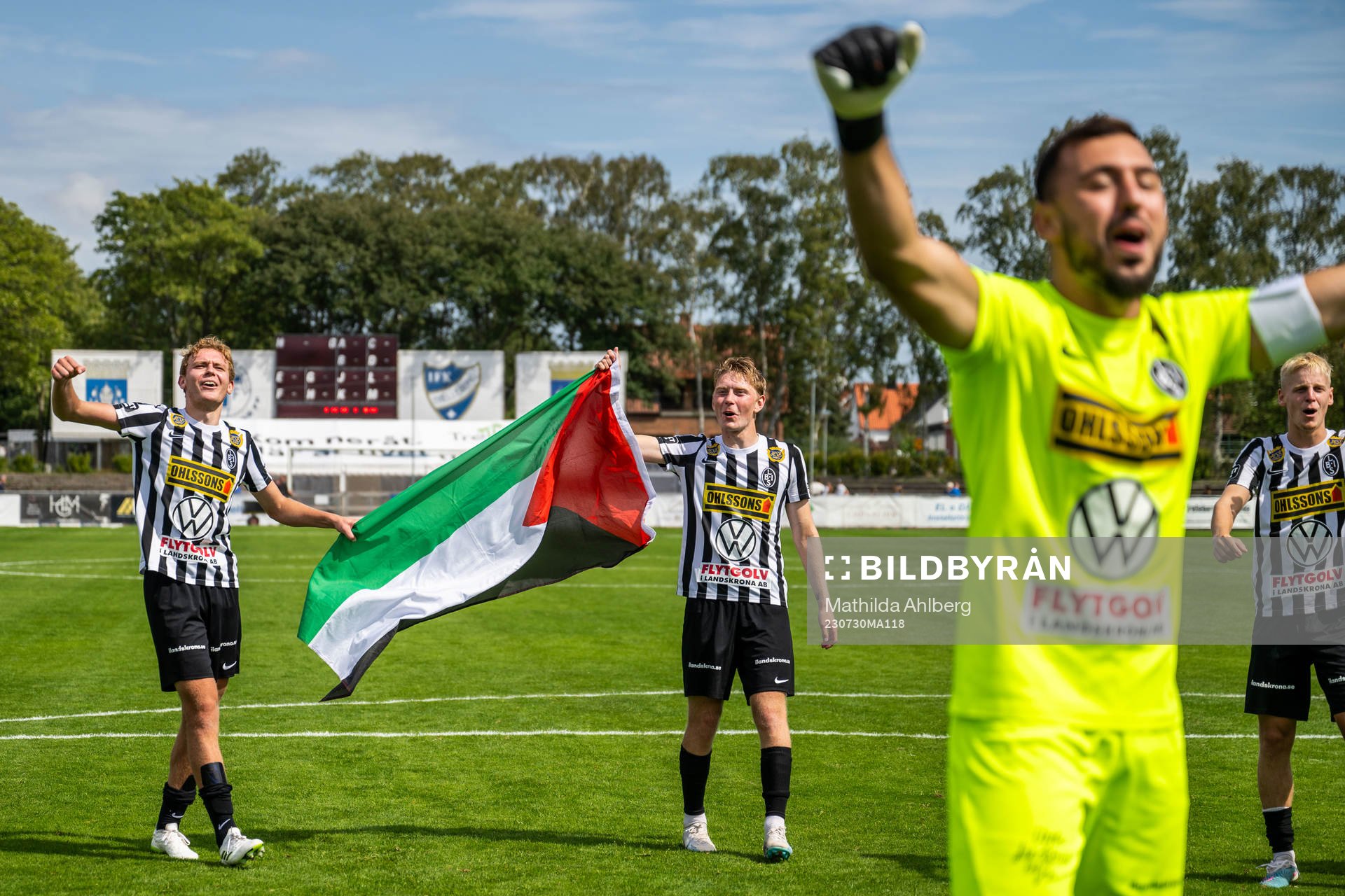 Landskronas Melker Jonsson och Edvin Dahlqvist jublar