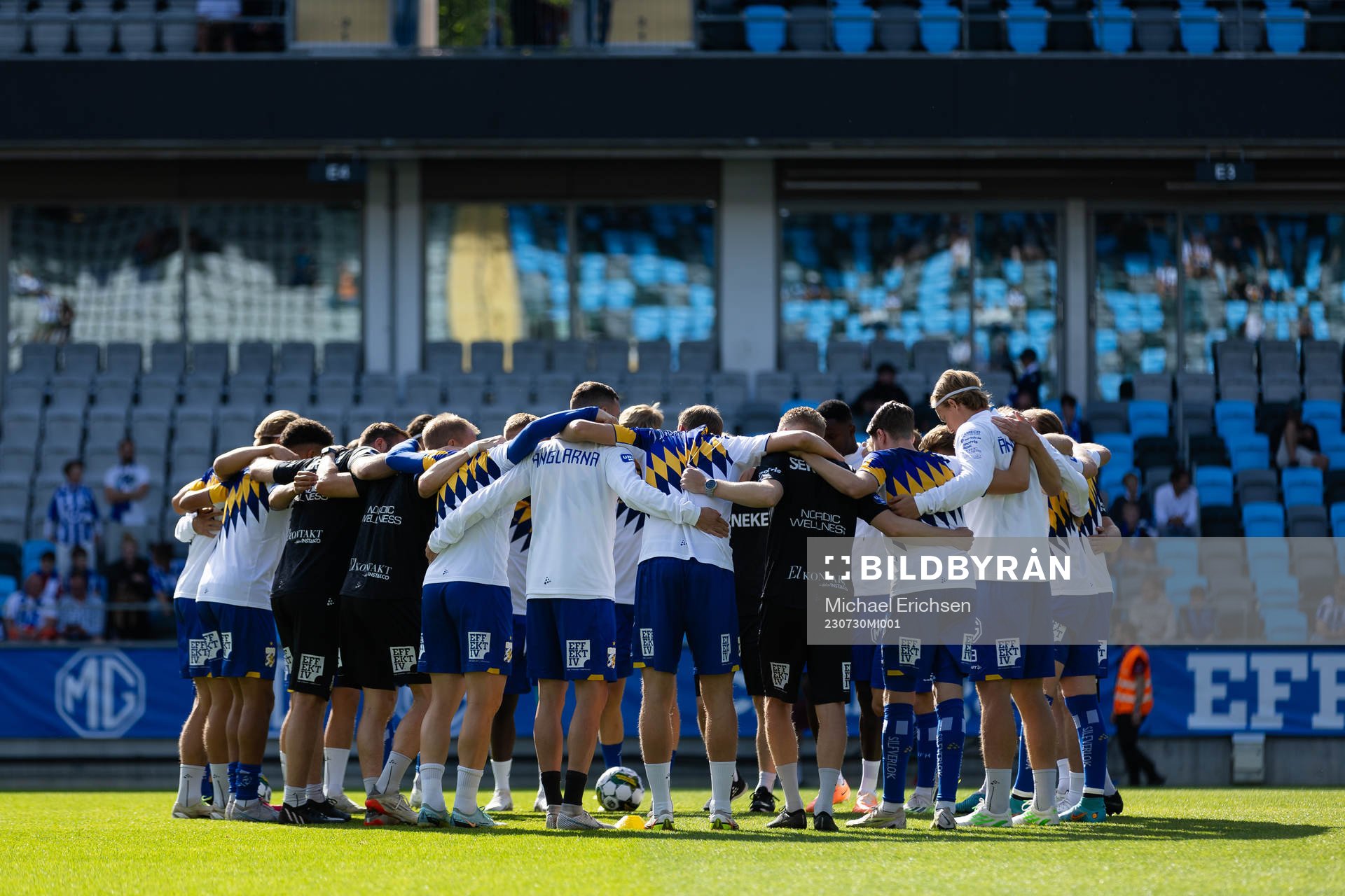 IFK Göteborgs spelare samlade innan fotbollsmatchen i
