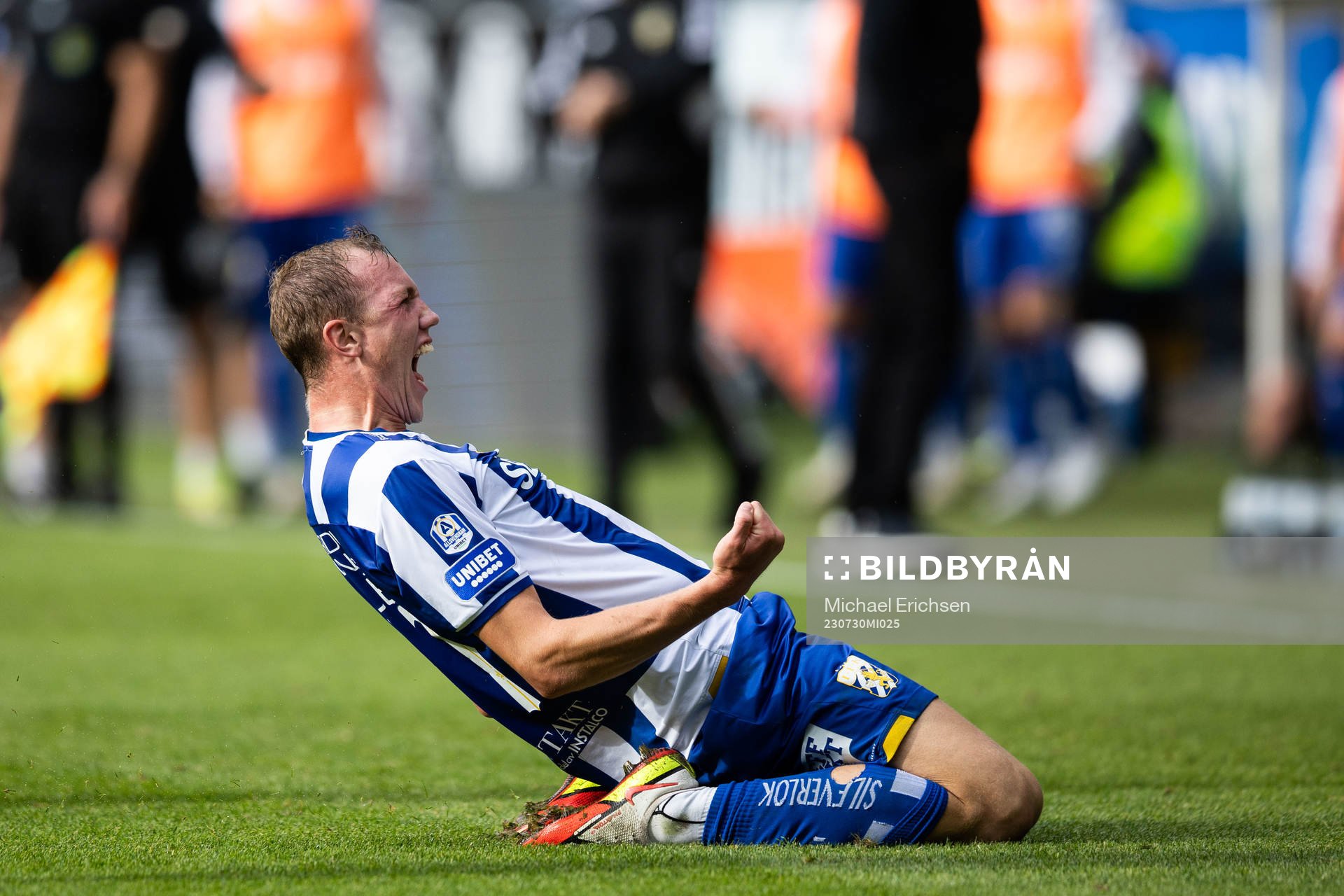 IFK Göteborgs Adam Carlén jublar efter 1-0 under fotbollsmatchen i Allsvenskan mellan IFK Göteborg och Kalmar den 30 juli 2023 i Göteborg.