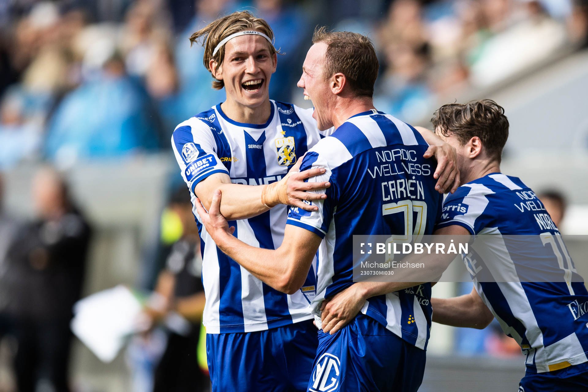 IFK Göteborgs Adam Carlén jublar med Johan Bångsbo och