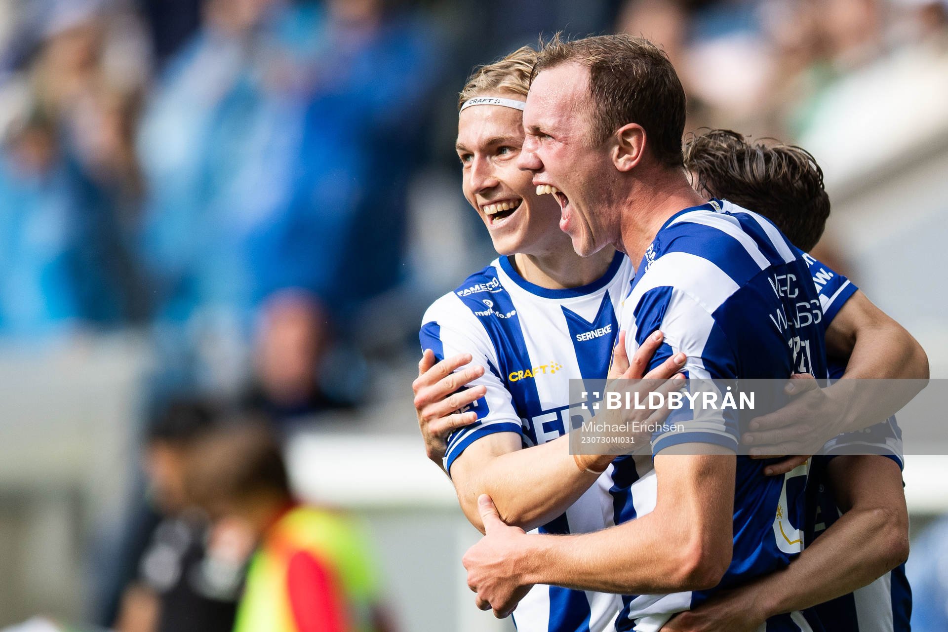 IFK Göteborgs Adam Carlén jublar med Johan Bångsbo och