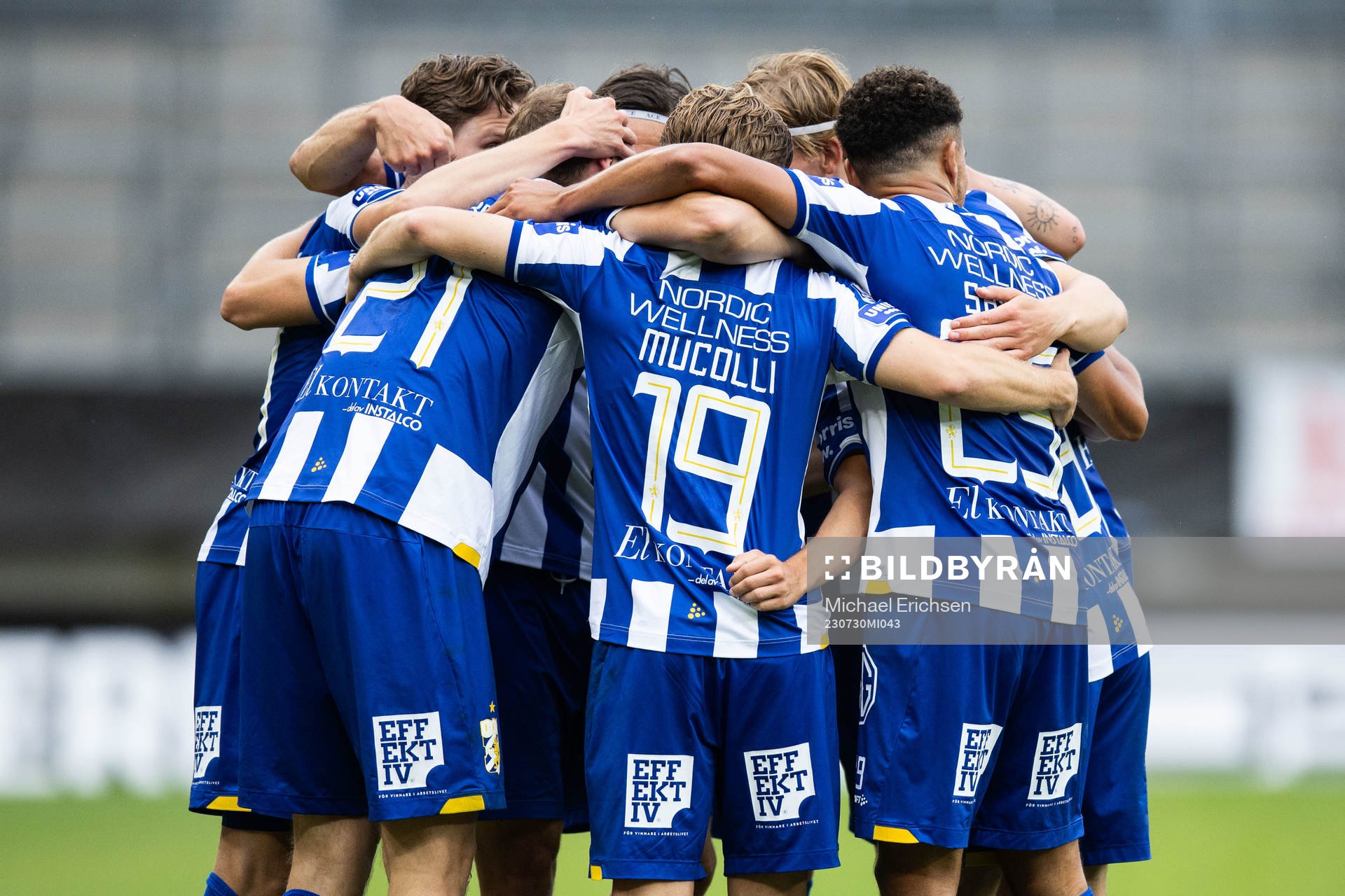IFK Göteborgs Adam Carlén jublar med lagkamrater
