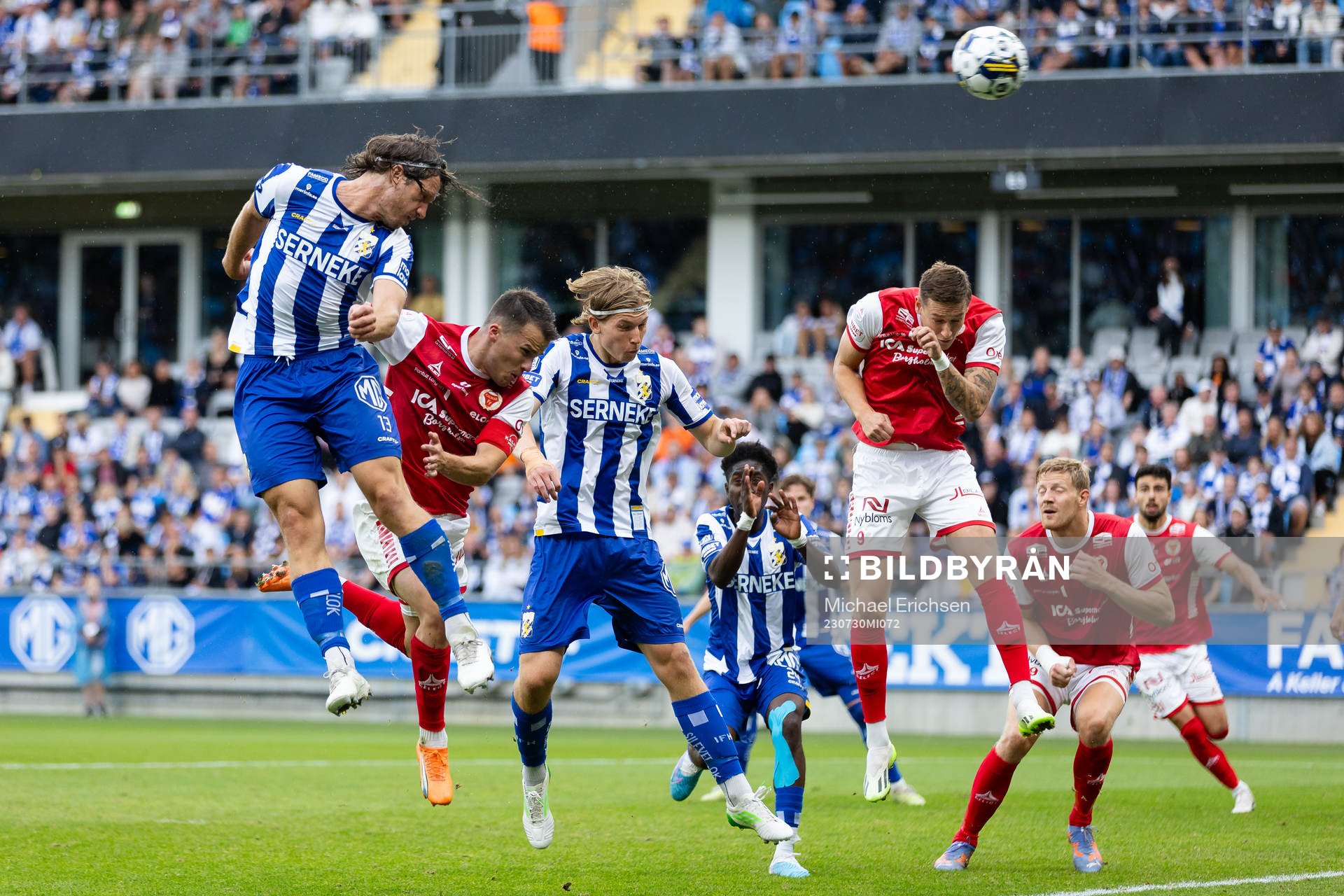 IFK Göteborgs Gustav Svensson nickar