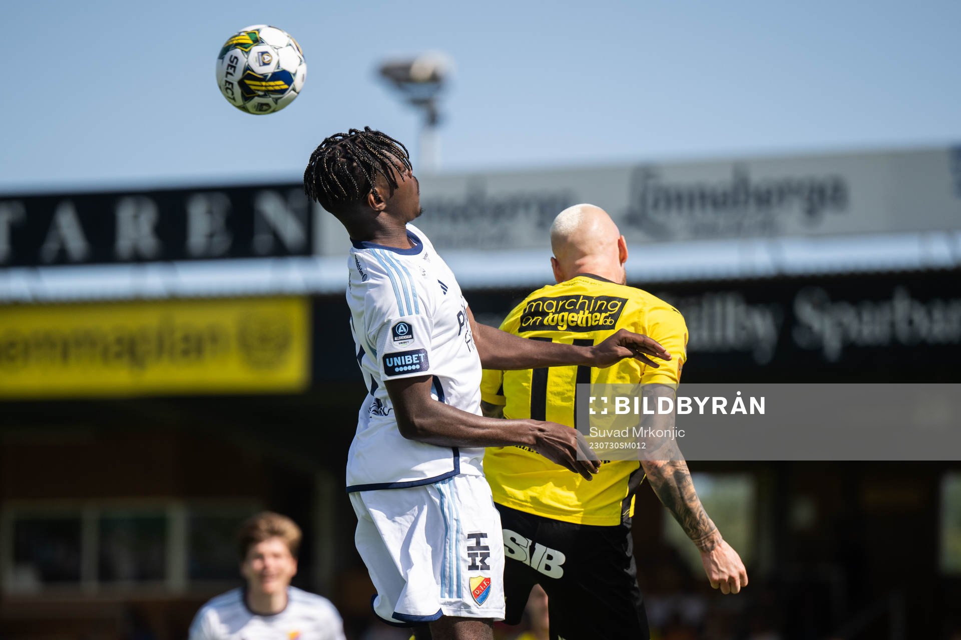 Djurgårdens Joel Asoro och Mjällbys Adam Ståhl