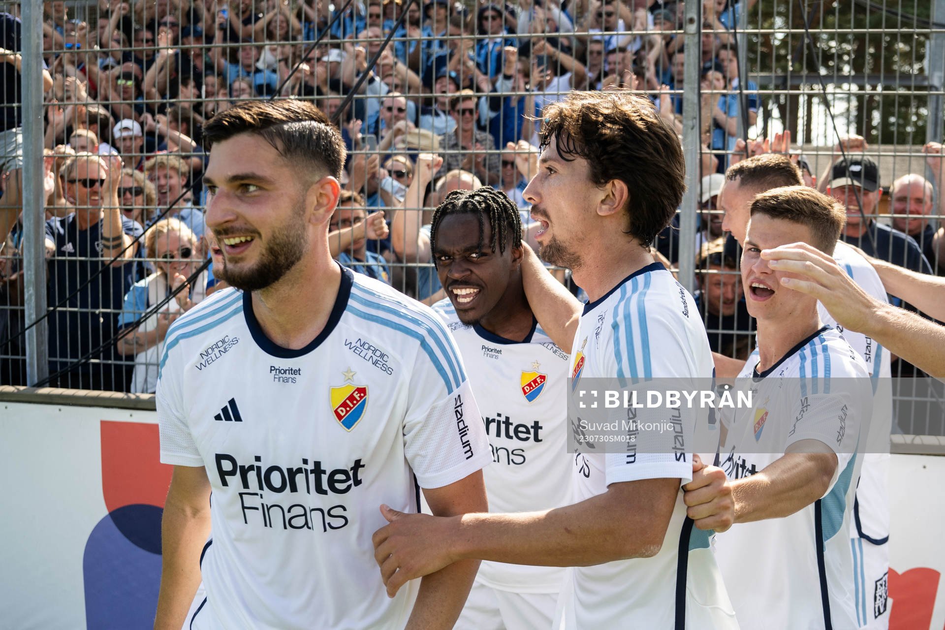 Djurgårdens Joel Asoro jublar med lagkamrater