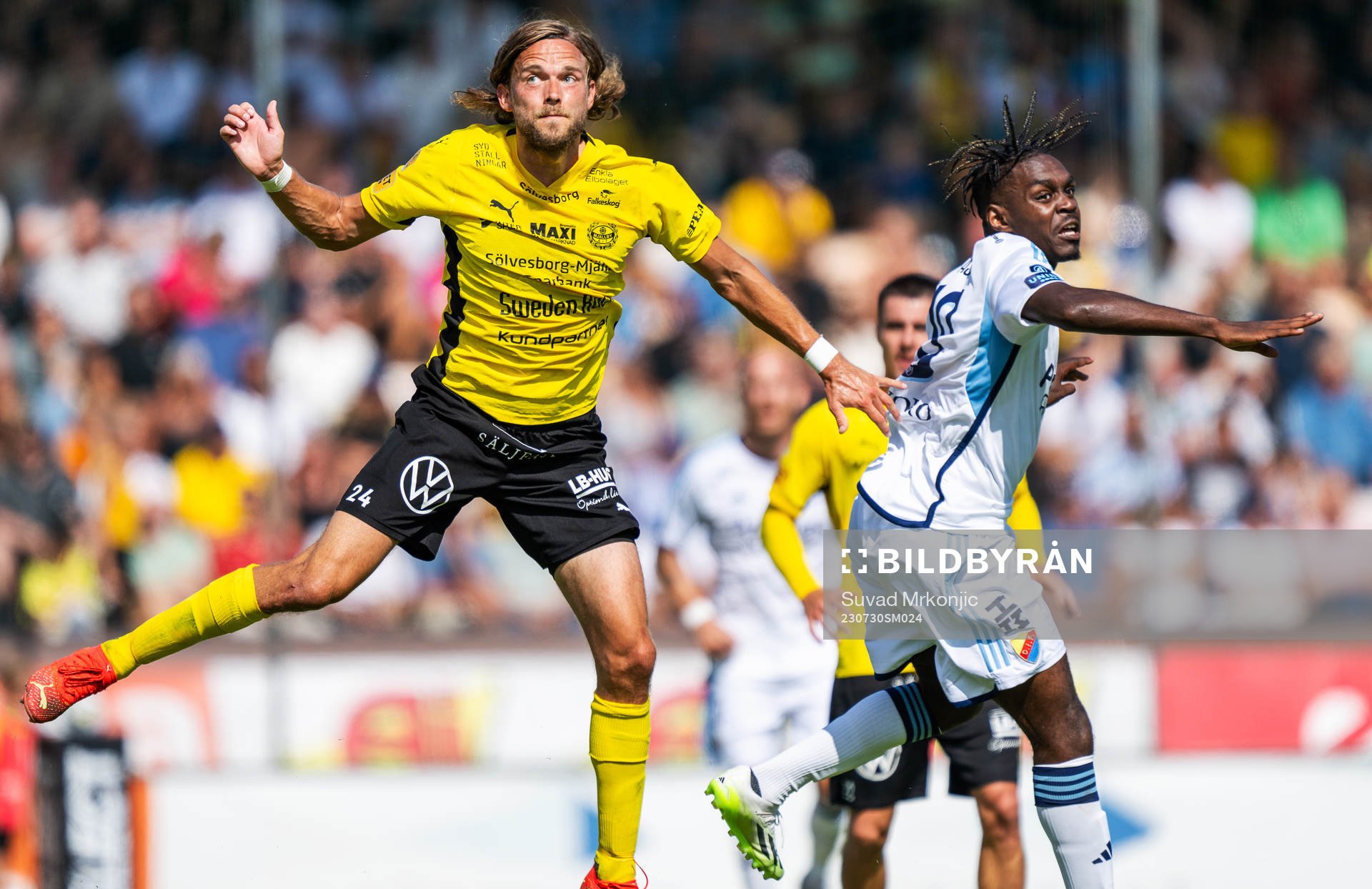 Mjällbys Tom Pettersson och Djurgårdens Joel Asoro