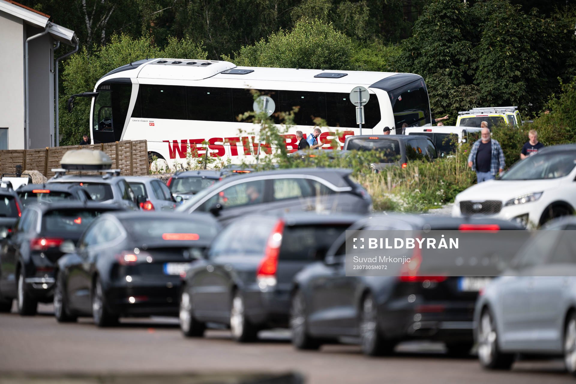 Djurgårdens supporterbuss i diket