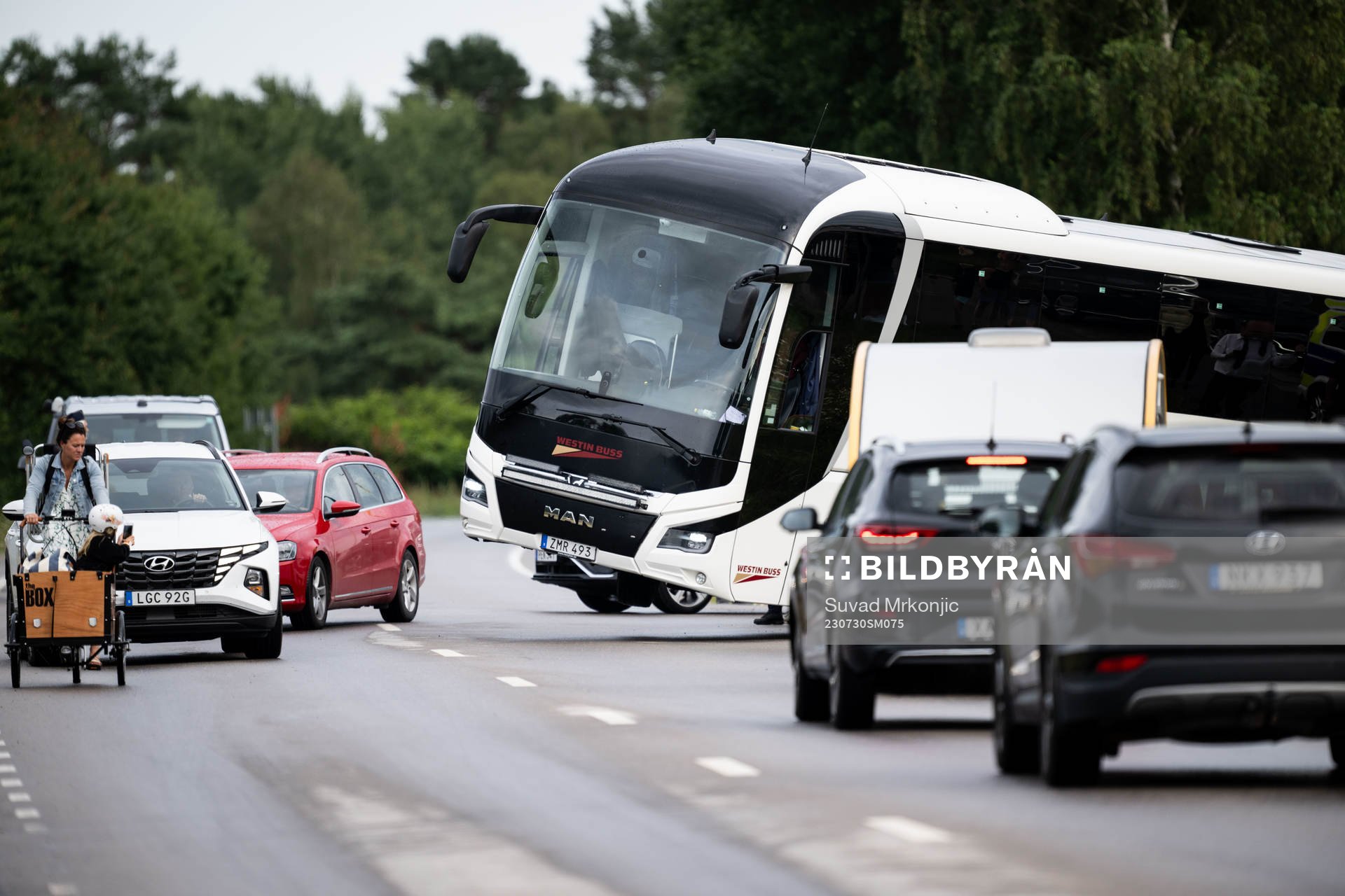 Djurgårdens supporterbuss i diket