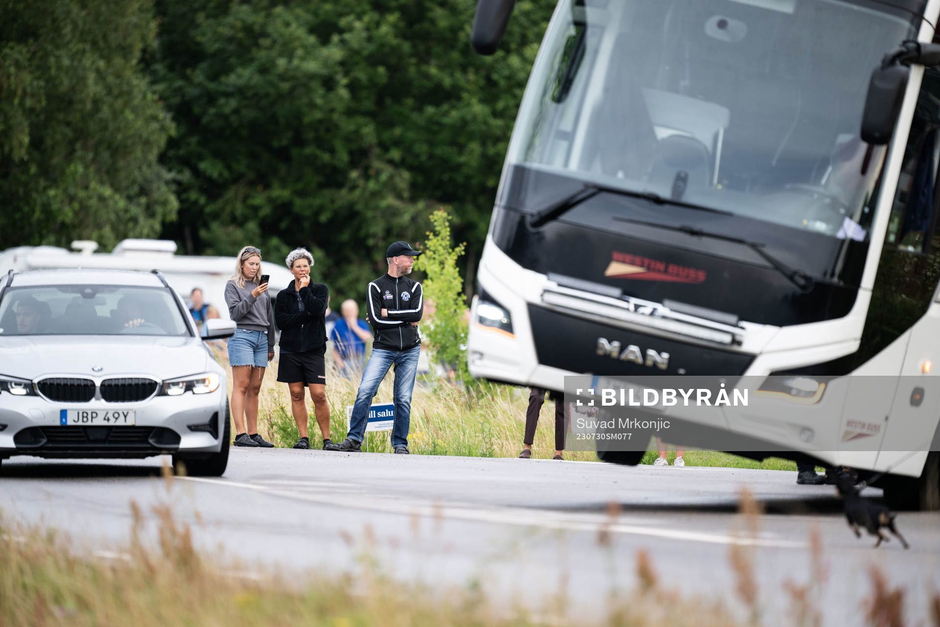Djurgårdens supporterbuss i diket