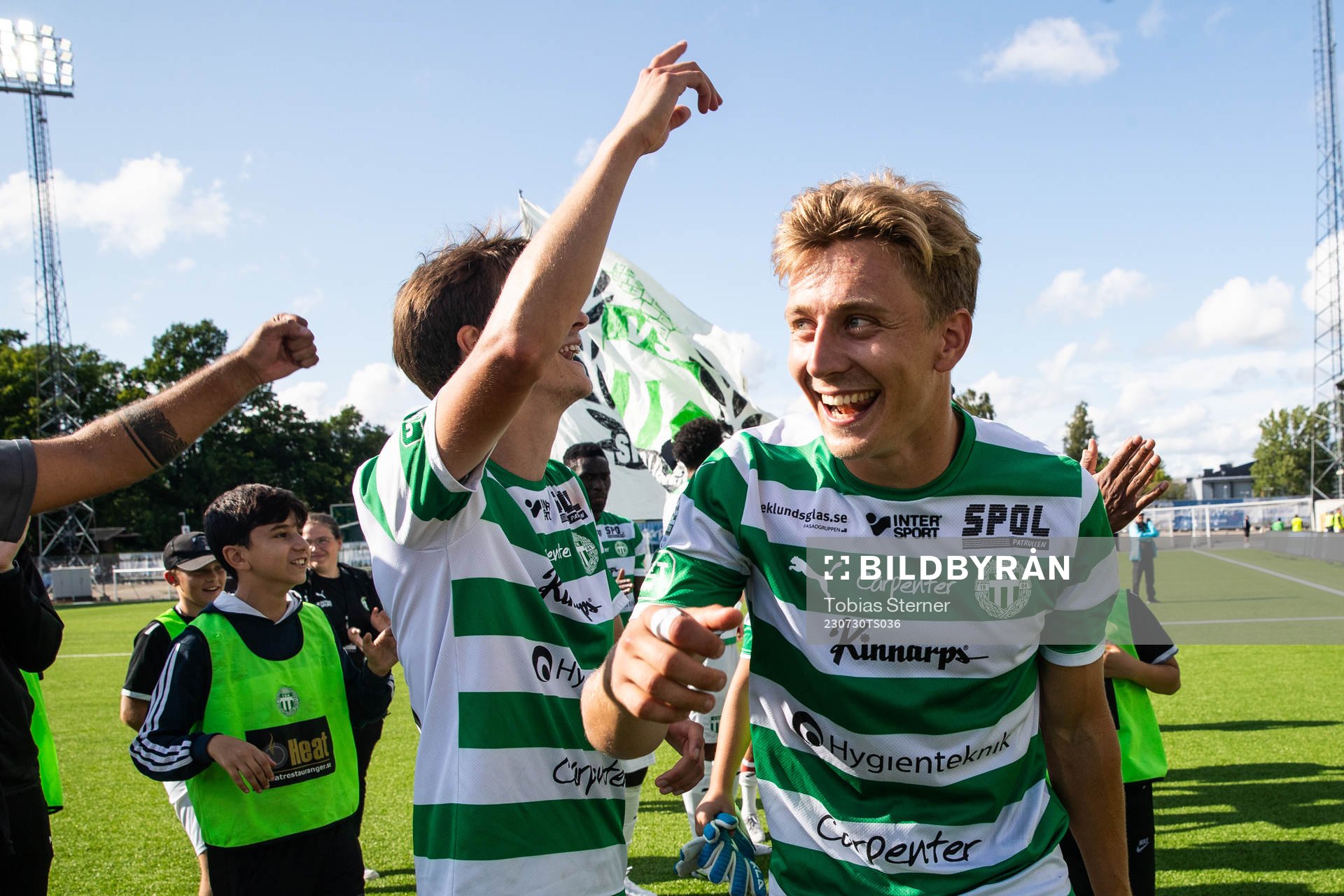 Västerås SKs Simon Gefvert jublar