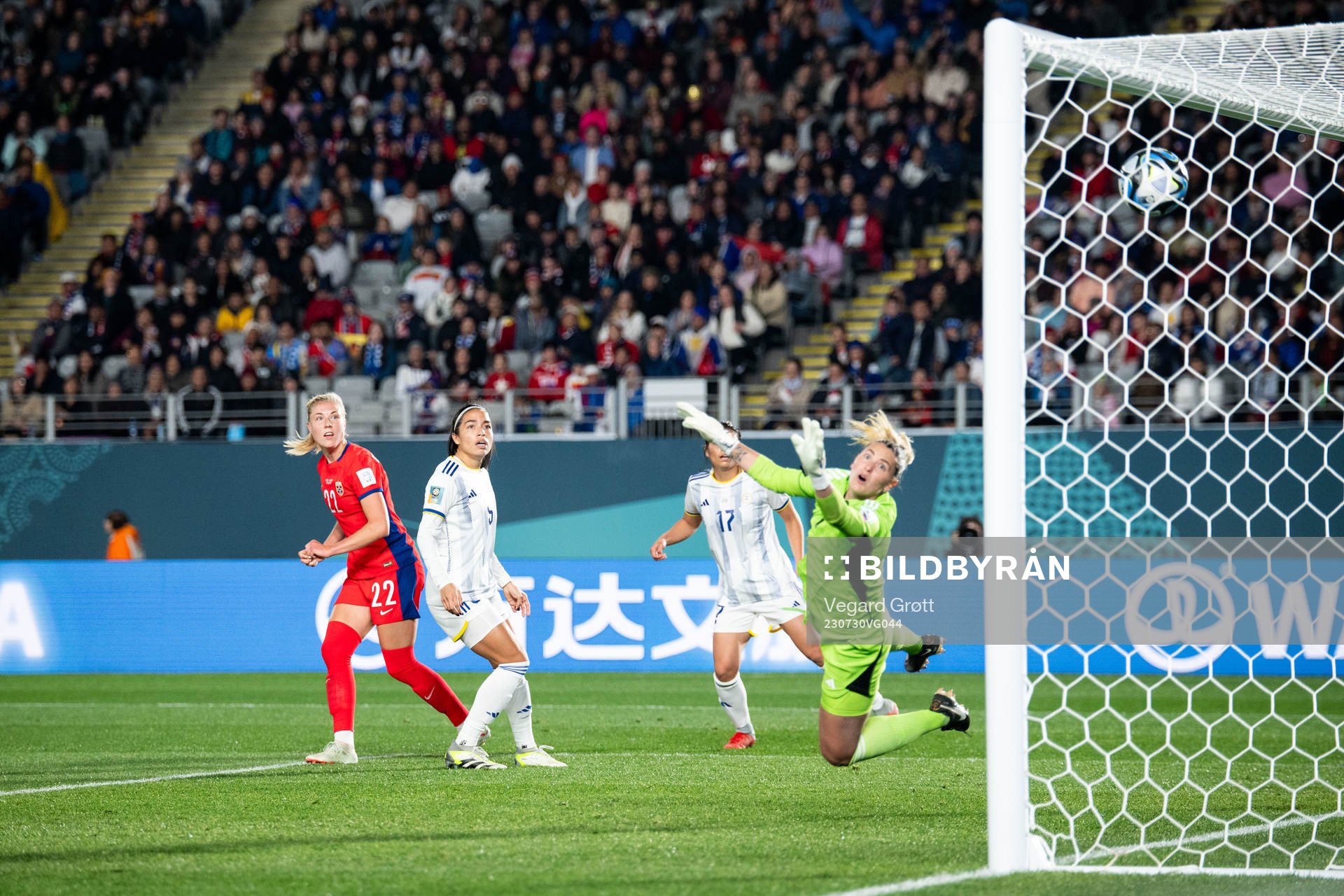 Sophie Román Haug of Norway scores 2-0