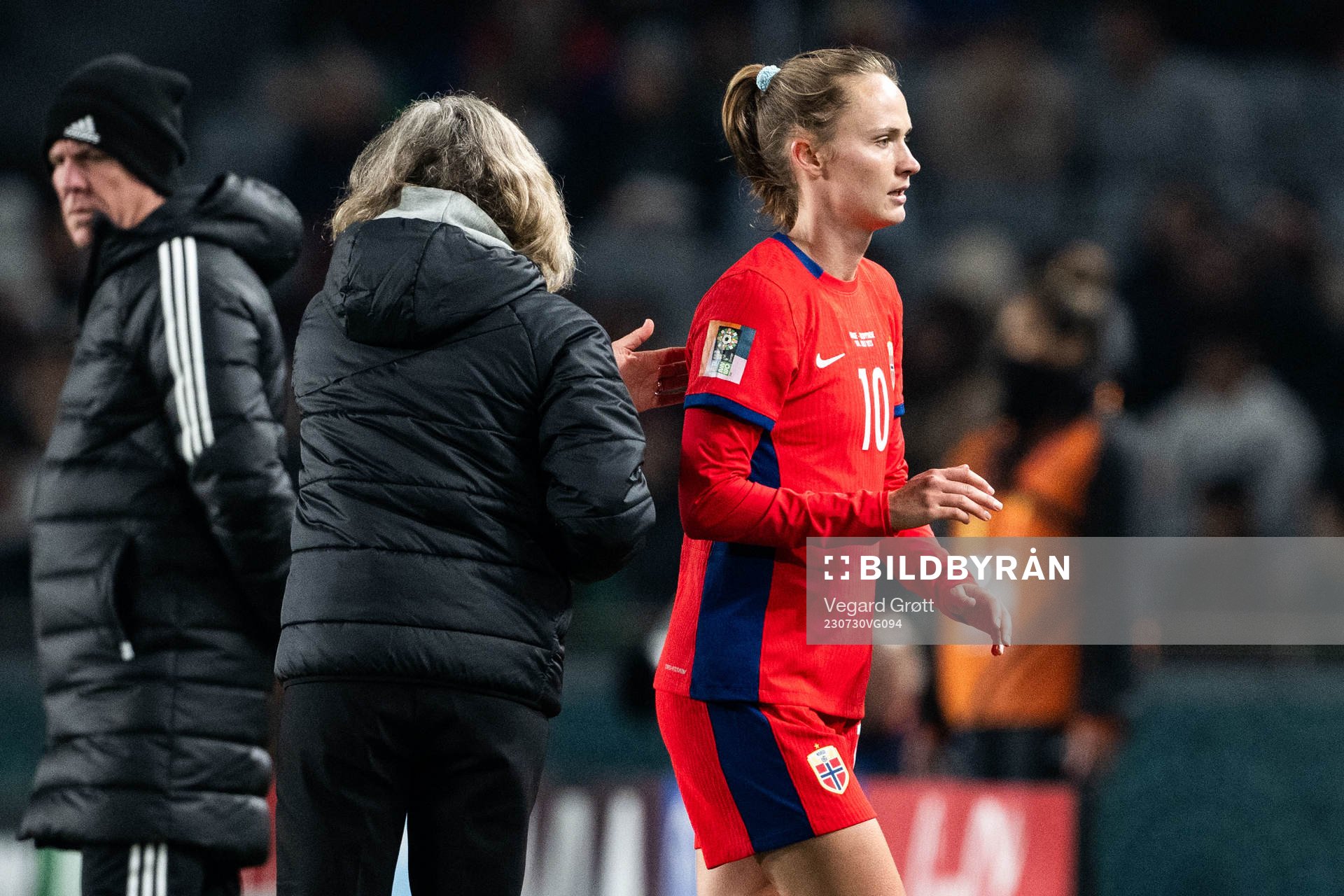 Head coach Hege Riise and Caroline Graham Hansen of Norway during the FIFA Women's World Cup football match between Norway and Philippines on July 30, 2023 in Auckland. 
