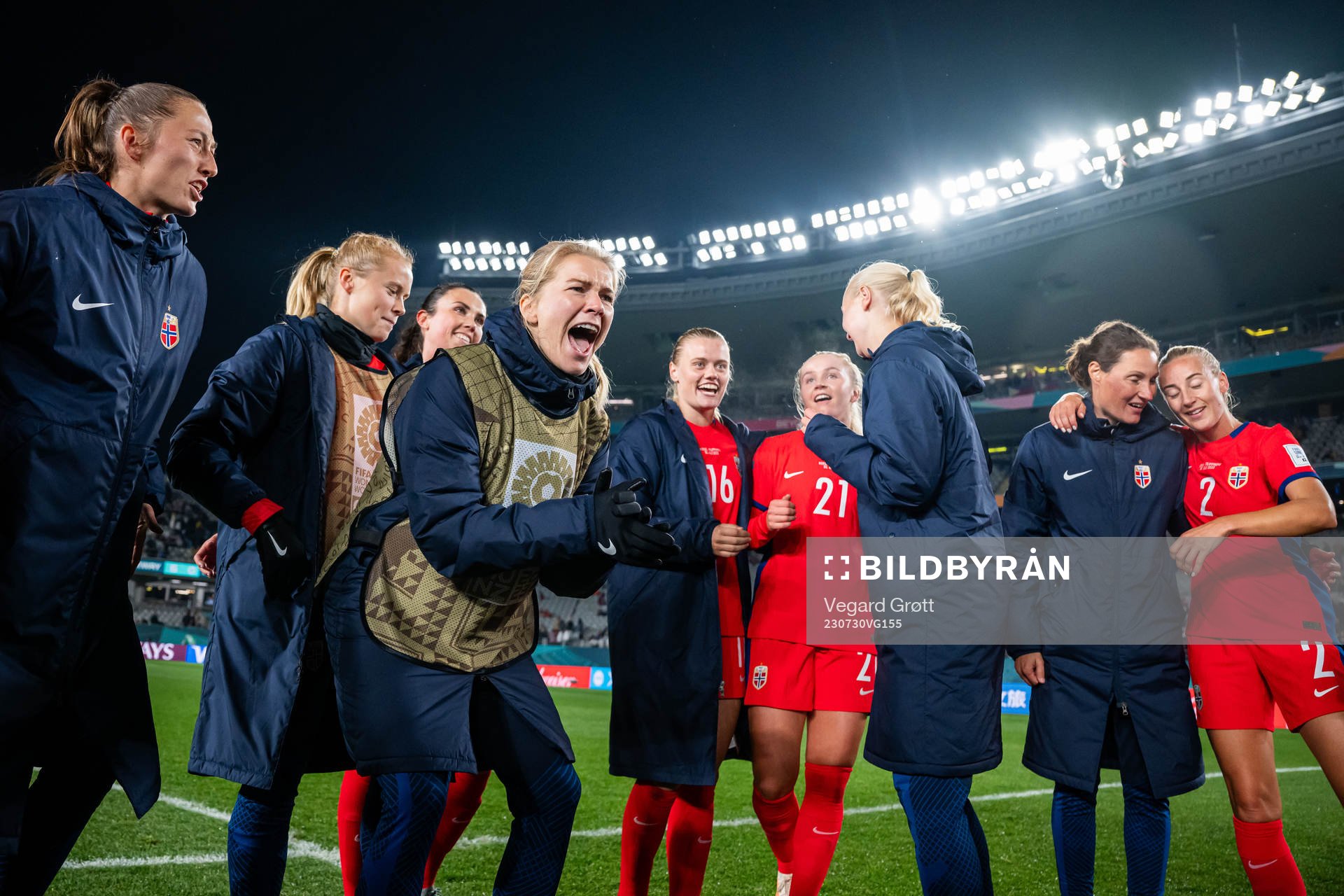 Ada Hegerberg and players of Norway celebrate