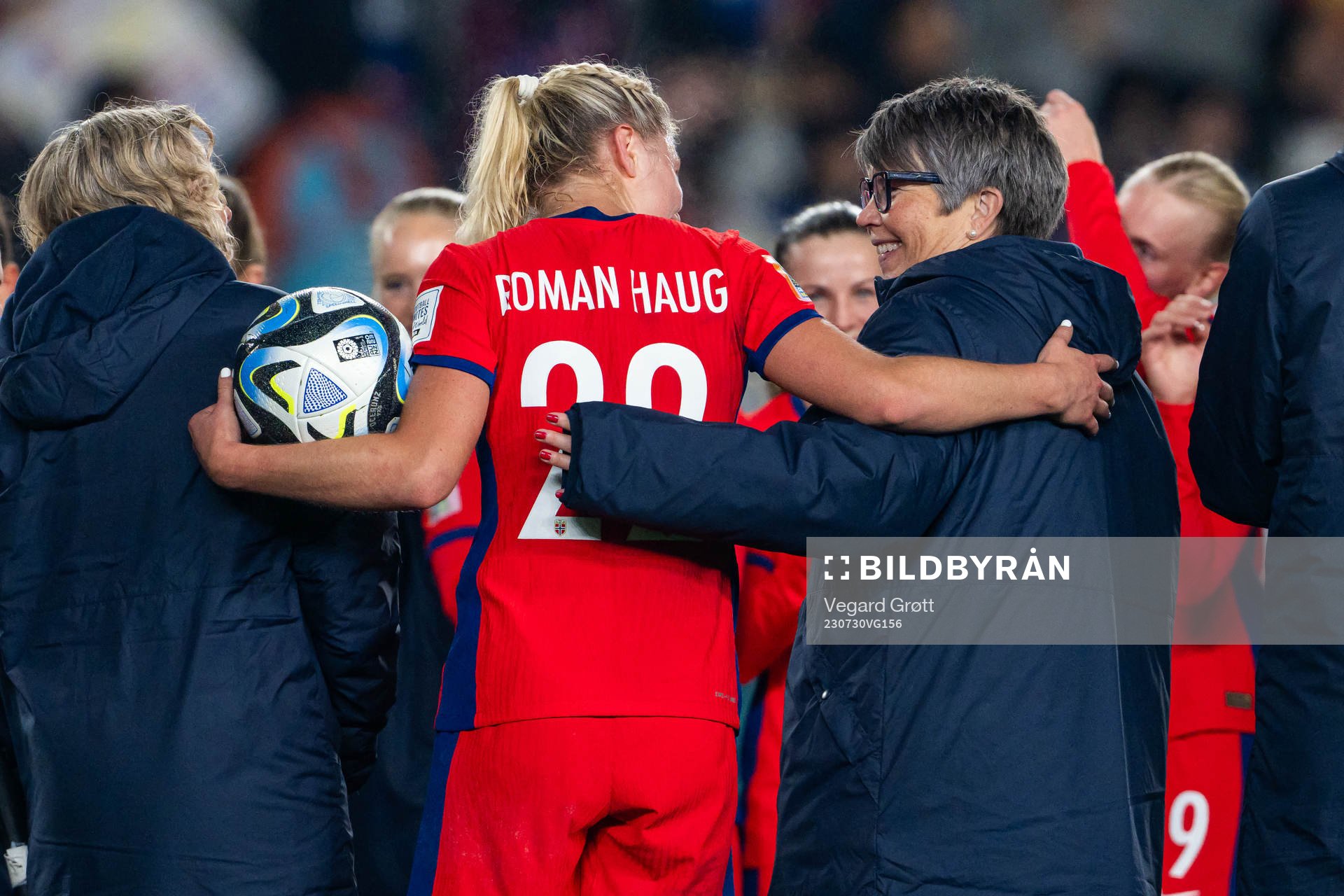 Sophie Román Haug and team manager Bente Bratbak of Norway