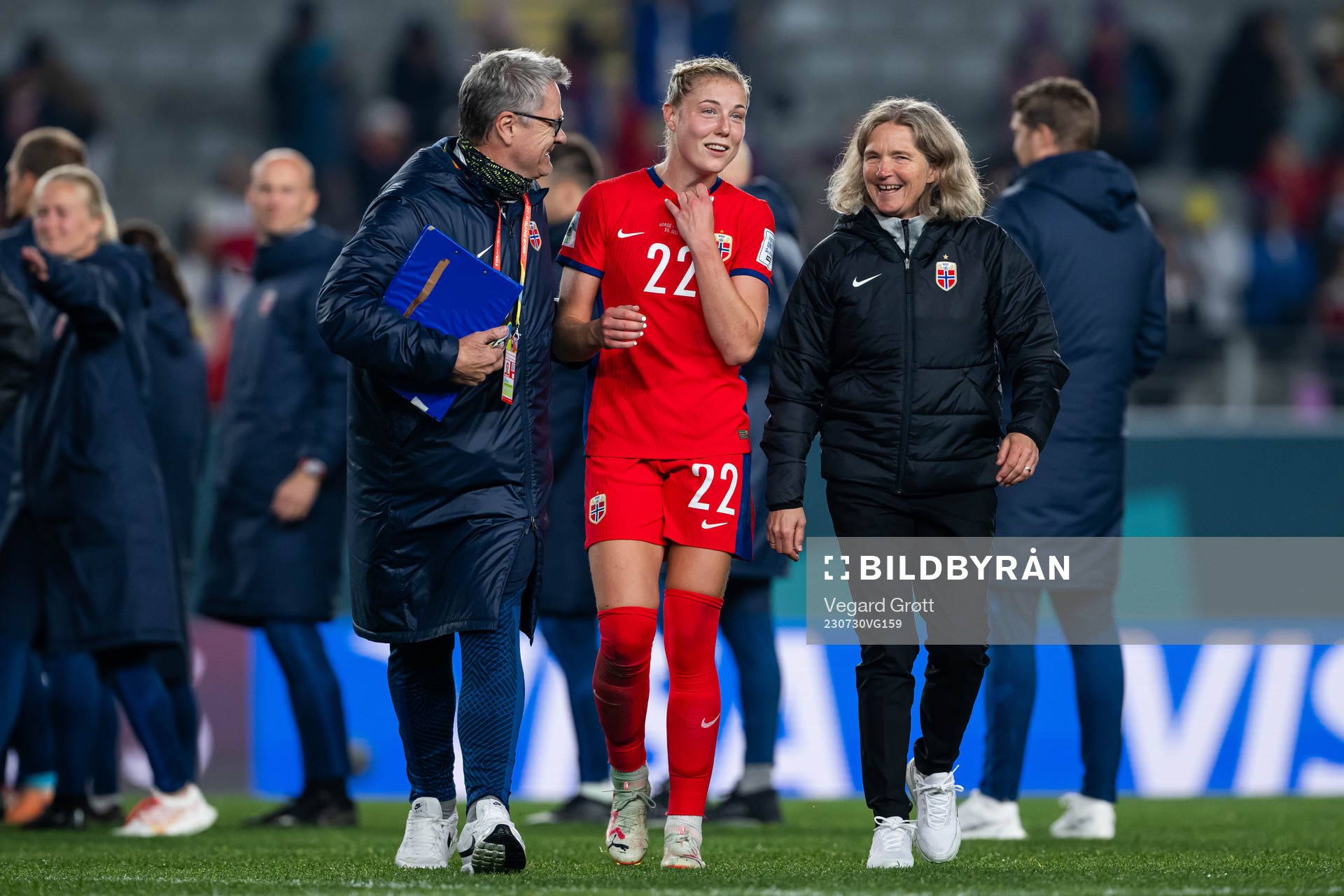 Press officer Halvor Lea, Sophie Román Haug and head coach