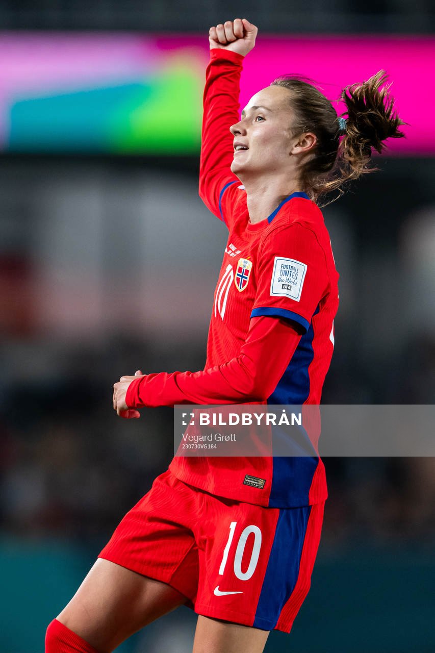 Caroline Graham Hansen of Norway celebrates