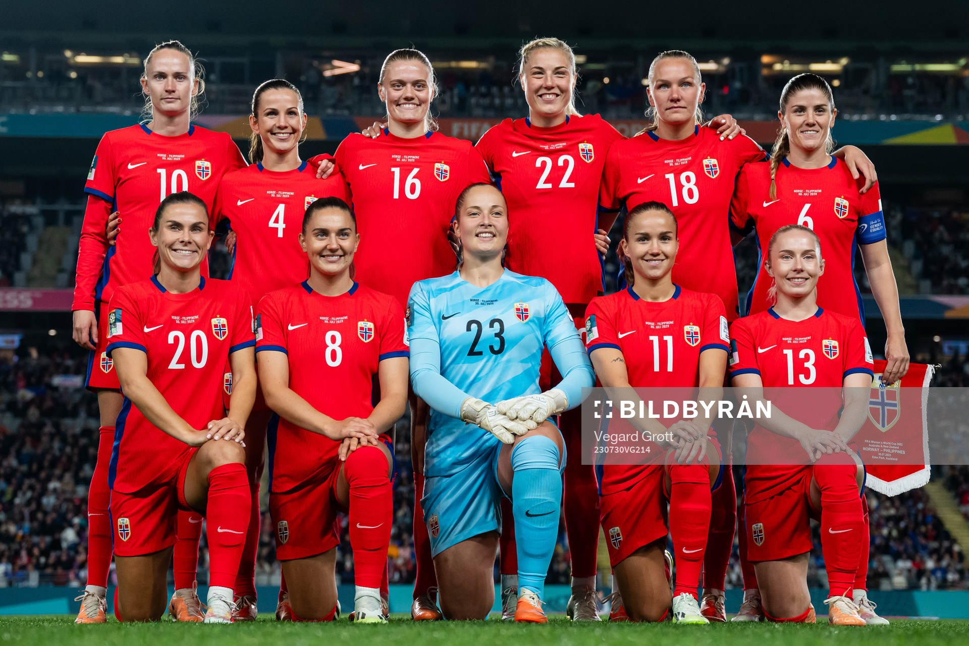 The starting eleven of Norway pose for a team photo ahead of the FIFA Women's World Cup football match between Norway and Philippines on July 30, 2023 in Auckland. Top left: Caroline Graham Hansen, Tuva Hansen, Mathilde Harviken, Sophie Román Haug, Frida Maanum and Maren Mjelde. Front left: Emilie Bosshard Haavi, Vilde Bøe Risa, goalkeeper Aurora Mikalsen, Guro Reiten and Thea Bjelde.