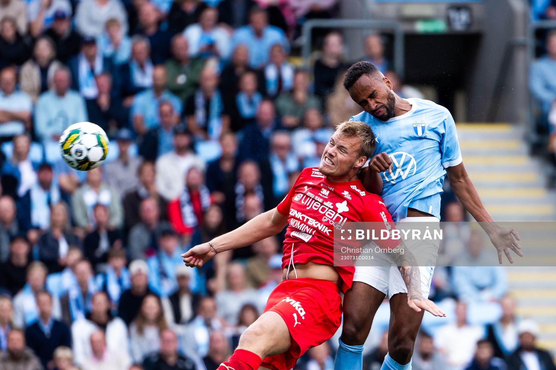 Värnamos Victor Eriksson och Malmö FFs Isaac Kiese Thelin