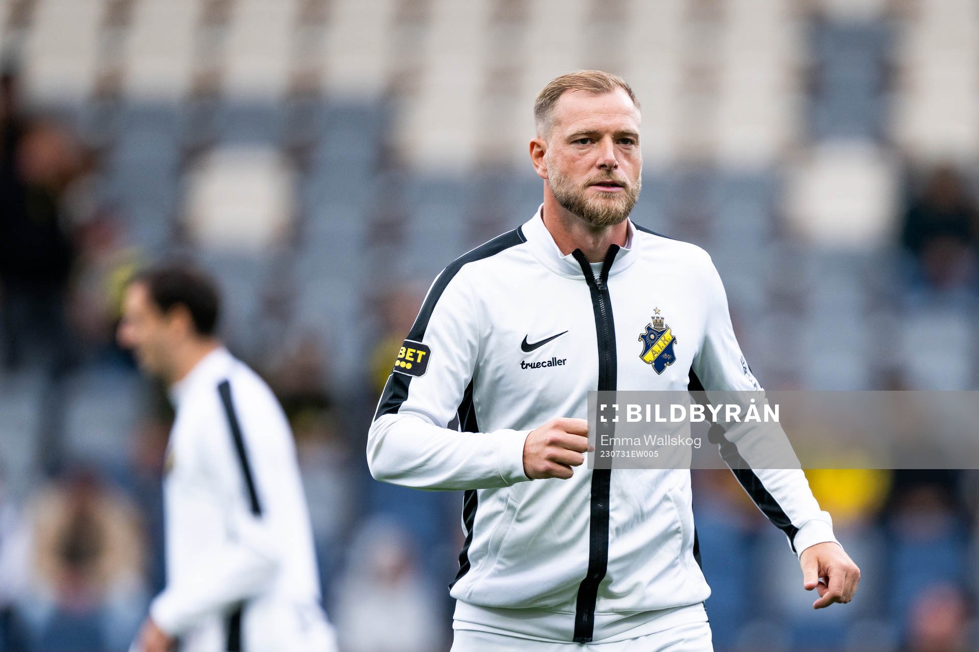 AIKs John Guidetti värmer upp