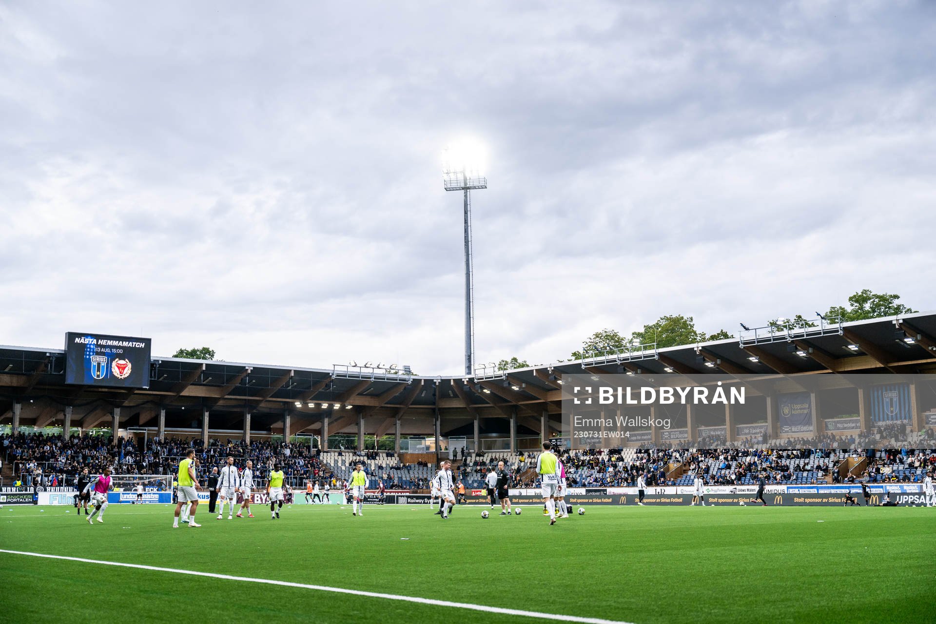 AIKs spelare värmer upp
