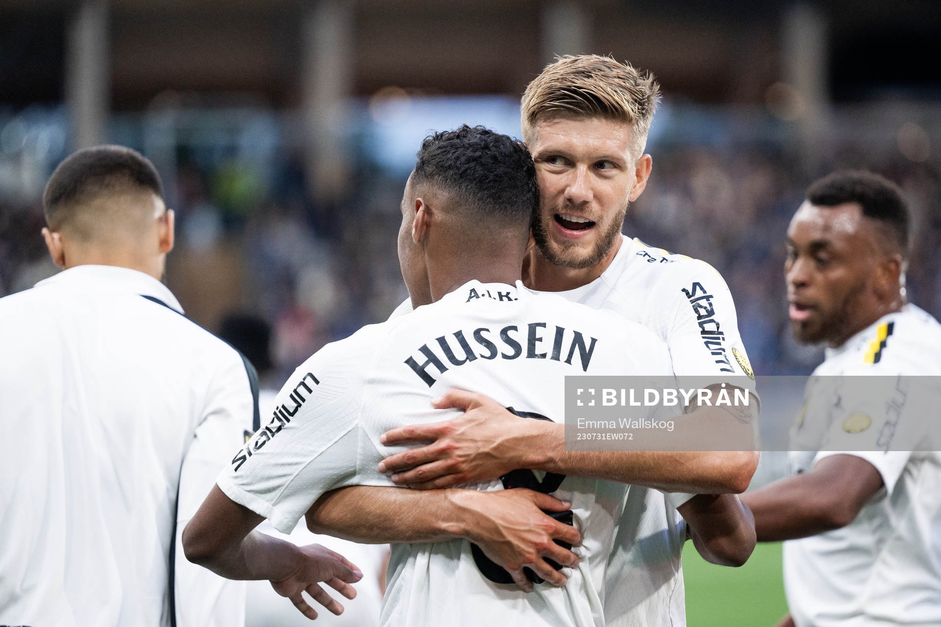 AIKs Bilal Hussein och Anton Salétros jublar