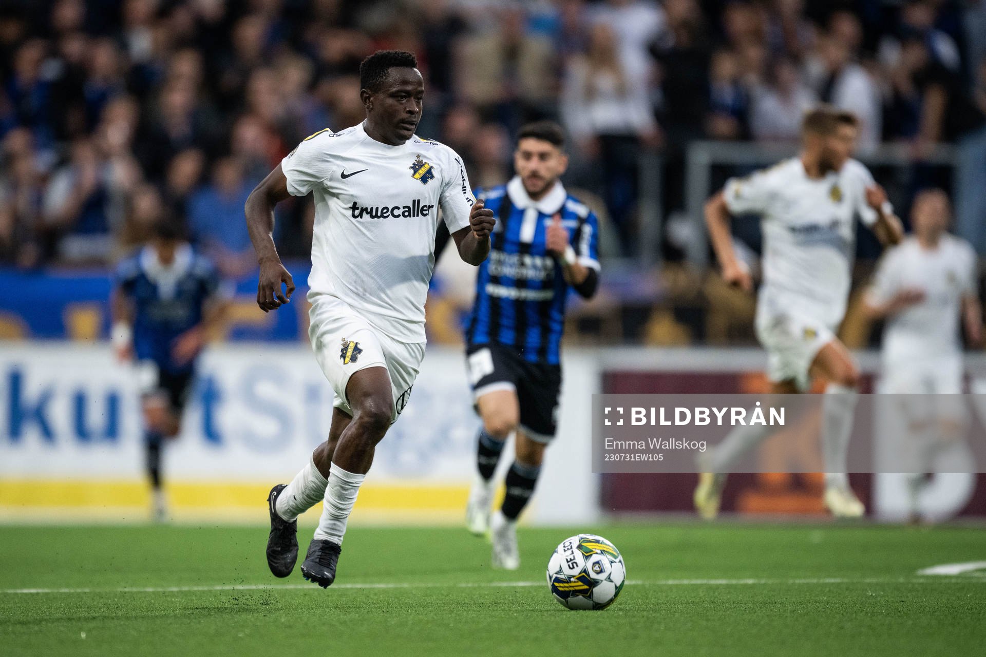 AIKs Erick Otieno under fotbollsmatchen i Allsvenskan mellan Sirius och AIK den 31 juli 2023 i Uppsala. 